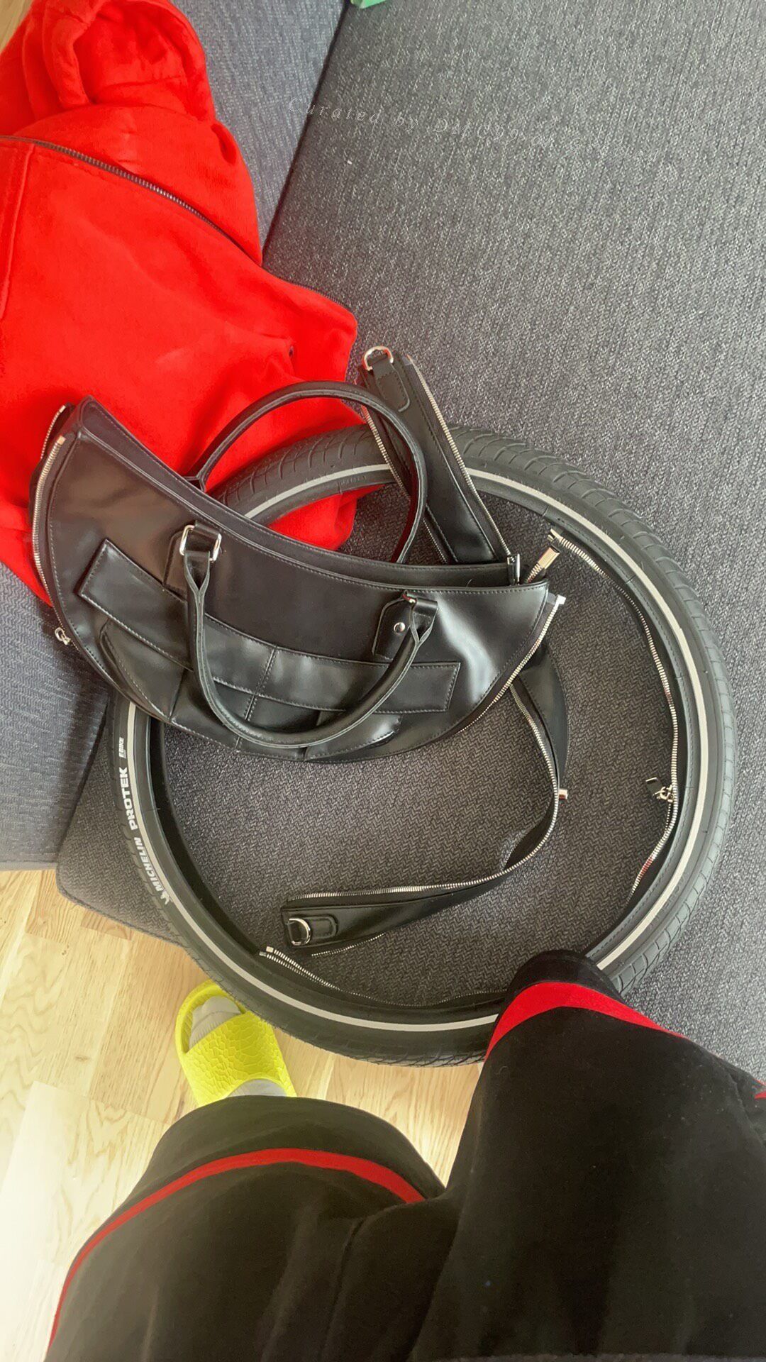 Kusikohc Chöke Detachable Tire Hand Bag Size ONE SIZE - 2 Thumbnail