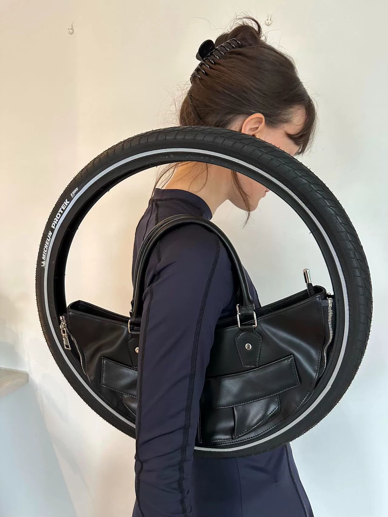 Kusikohc Chöke Detachable Tire Hand Bag Size ONE SIZE - 9 Thumbnail