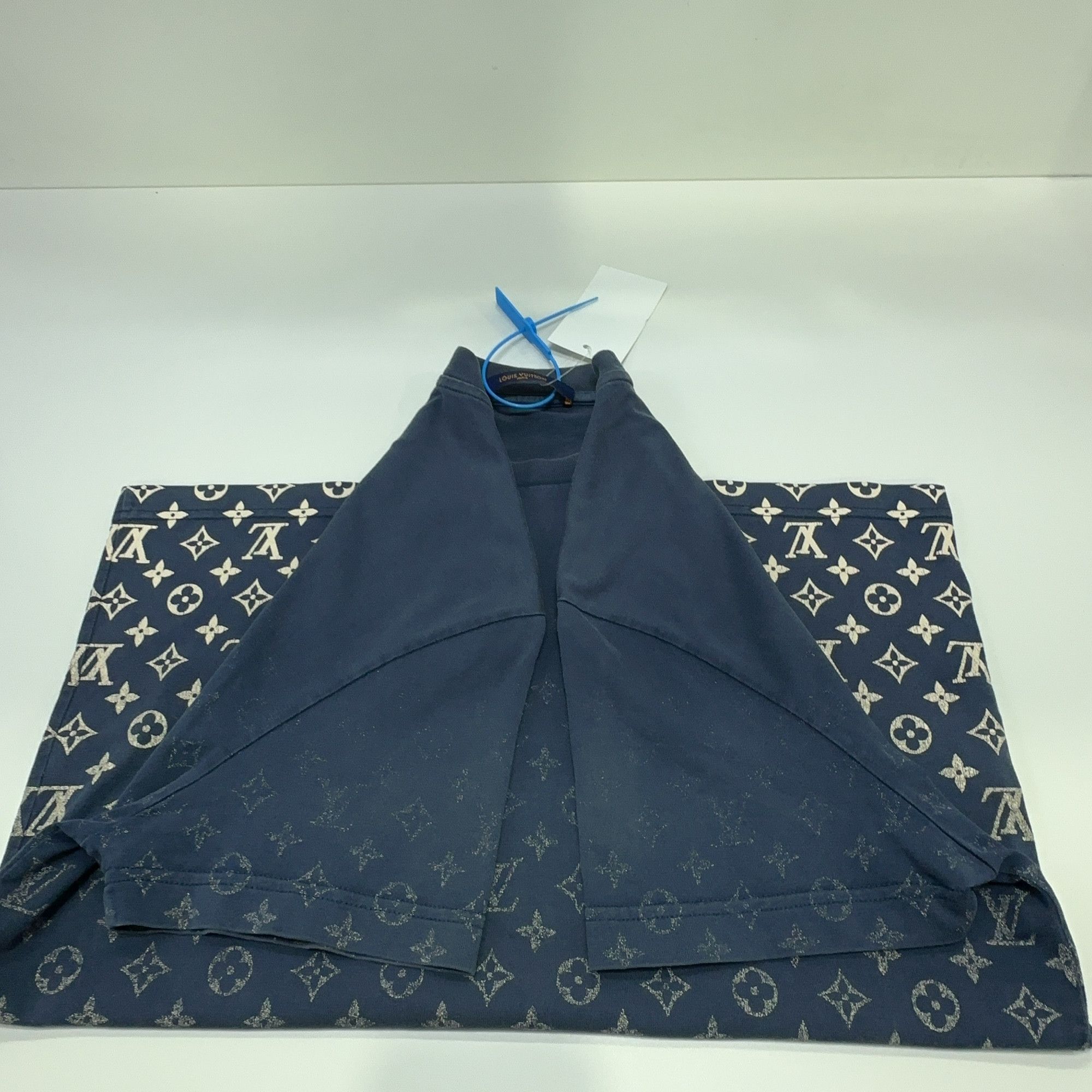 Louis Vuitton Louis Vuitton Gradient Monogram T-Shirt XS Size US XS / EU 42 / 0 - 7 Thumbnail