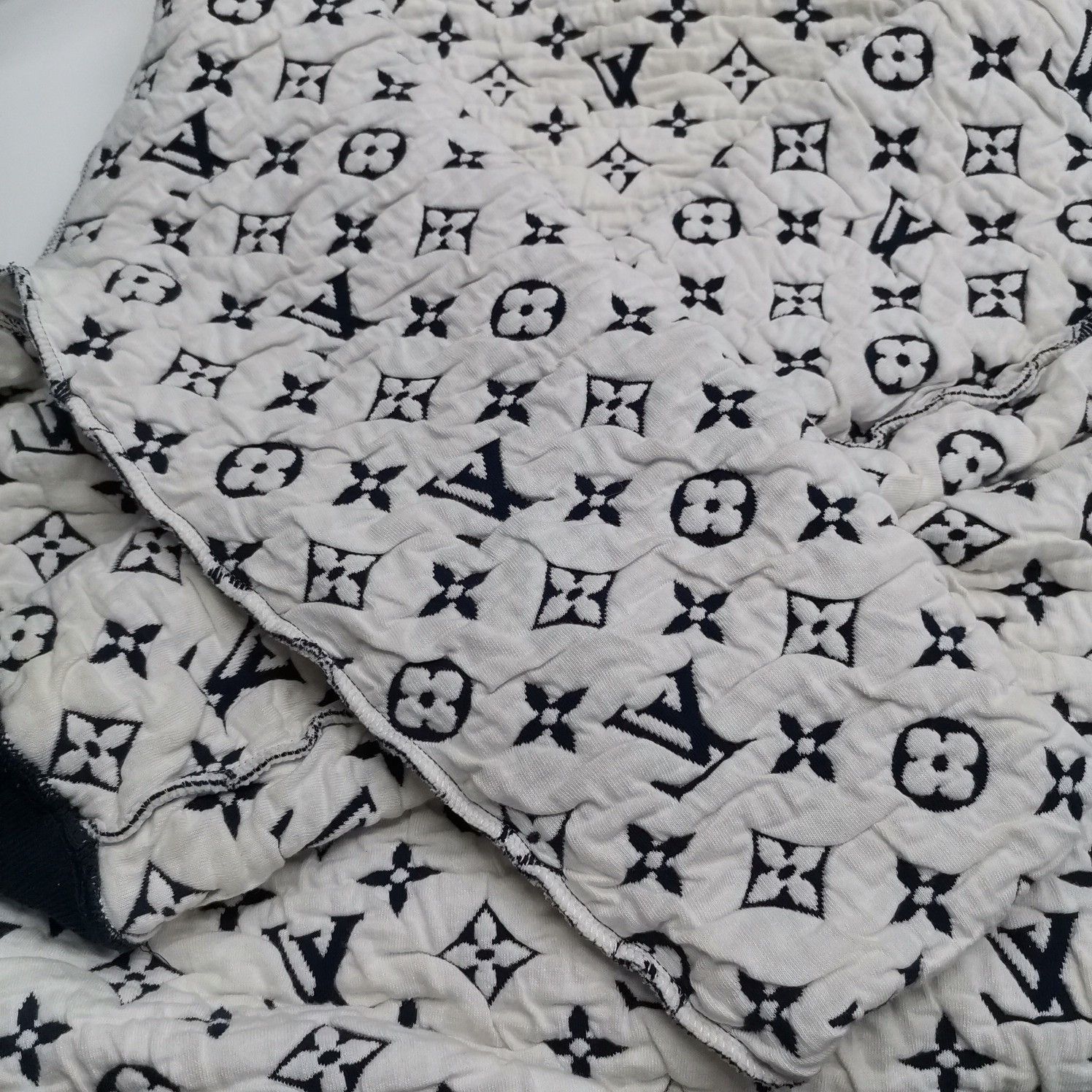 Louis Vuitton Louis Vuitton Monogram Jacquard Sweatshirt Size M Size US M / EU 48-50 / 2 - 19 Thumbnail
