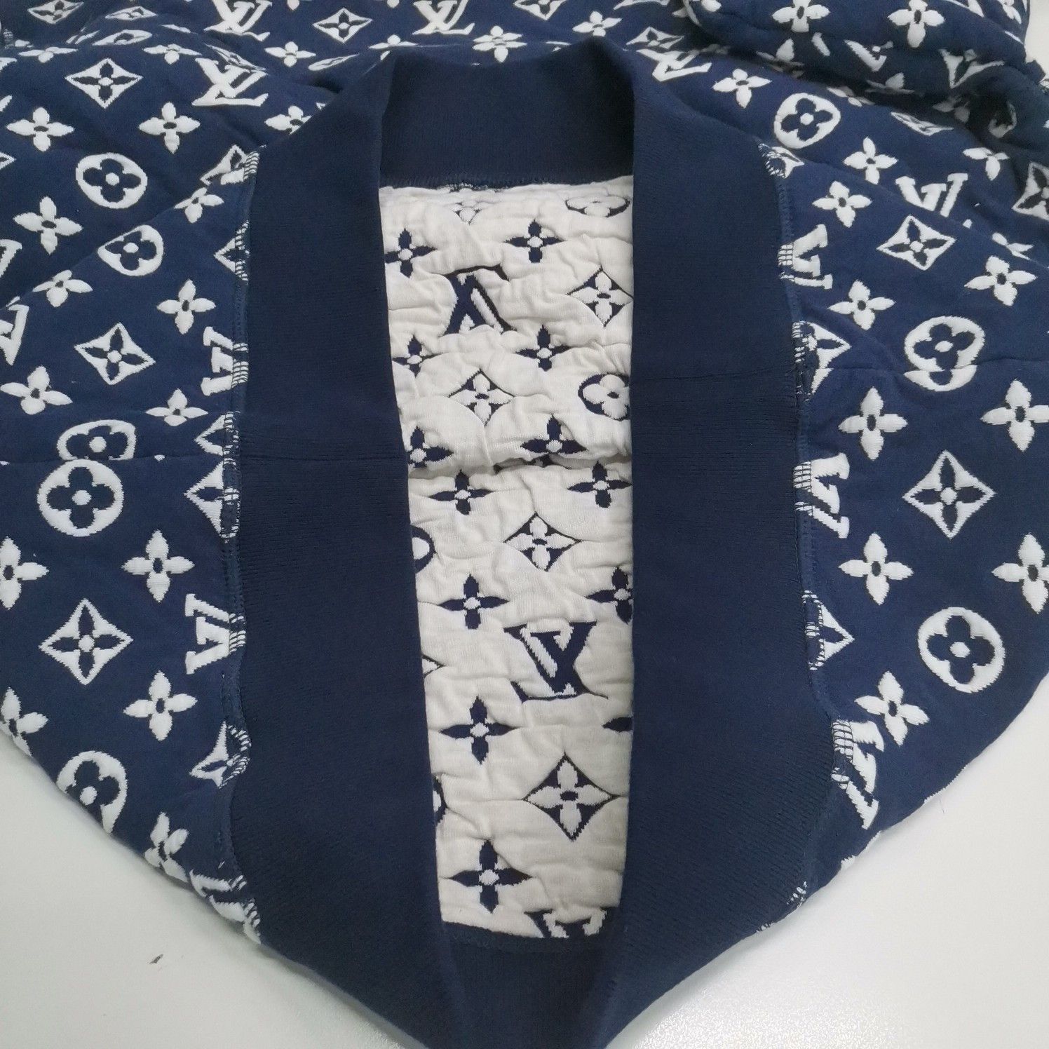 Louis Vuitton Louis Vuitton Monogram Jacquard Sweatshirt Size M Size US M / EU 48-50 / 2 - 15 Thumbnail