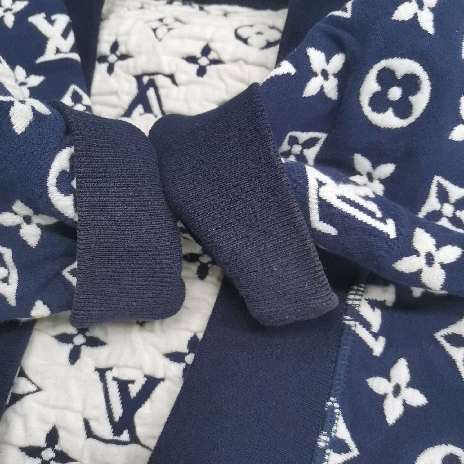 Louis Vuitton Louis Vuitton Monogram Jacquard Sweatshirt Size M Size US M / EU 48-50 / 2 - 16 Thumbnail