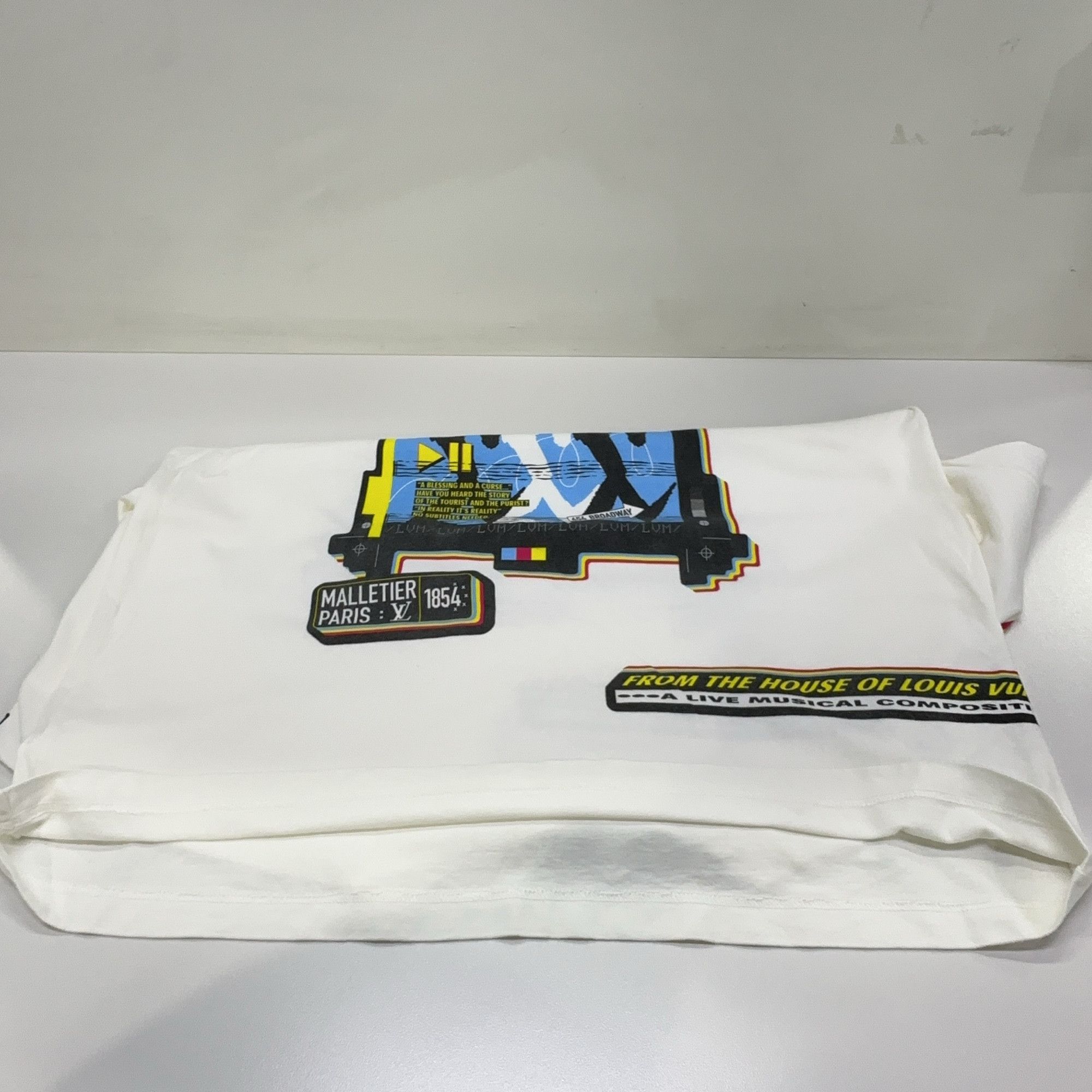 Louis Vuitton Louis Vuitton Graphic Logo Print T-Shirt XXL Size US XXL / EU 58 / 5 - 7 Thumbnail