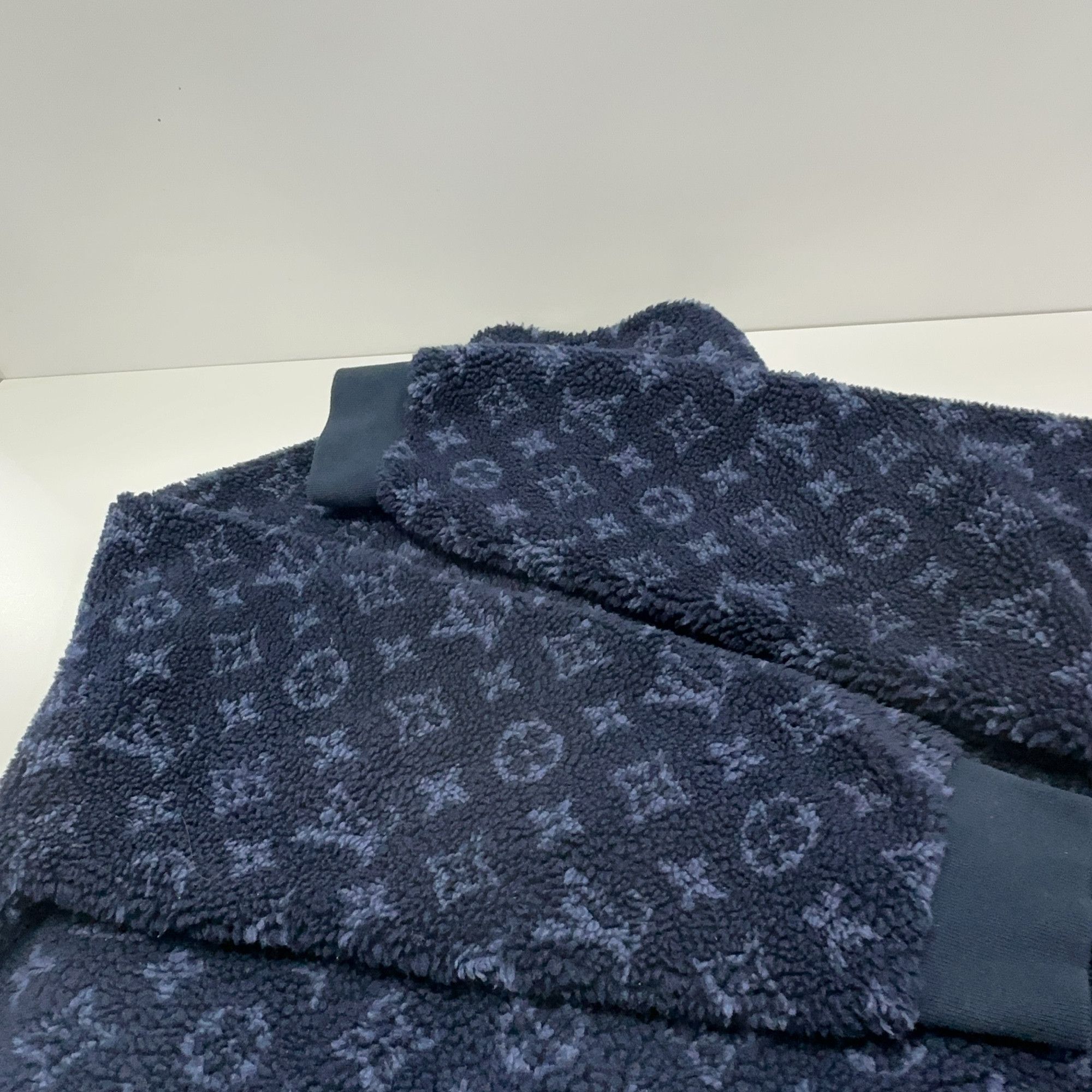 Louis Vuitton Louis Vuitton Monogram Jacquard Fleece Jacket L Size US L / EU 52-54 / 3 - 11 Thumbnail