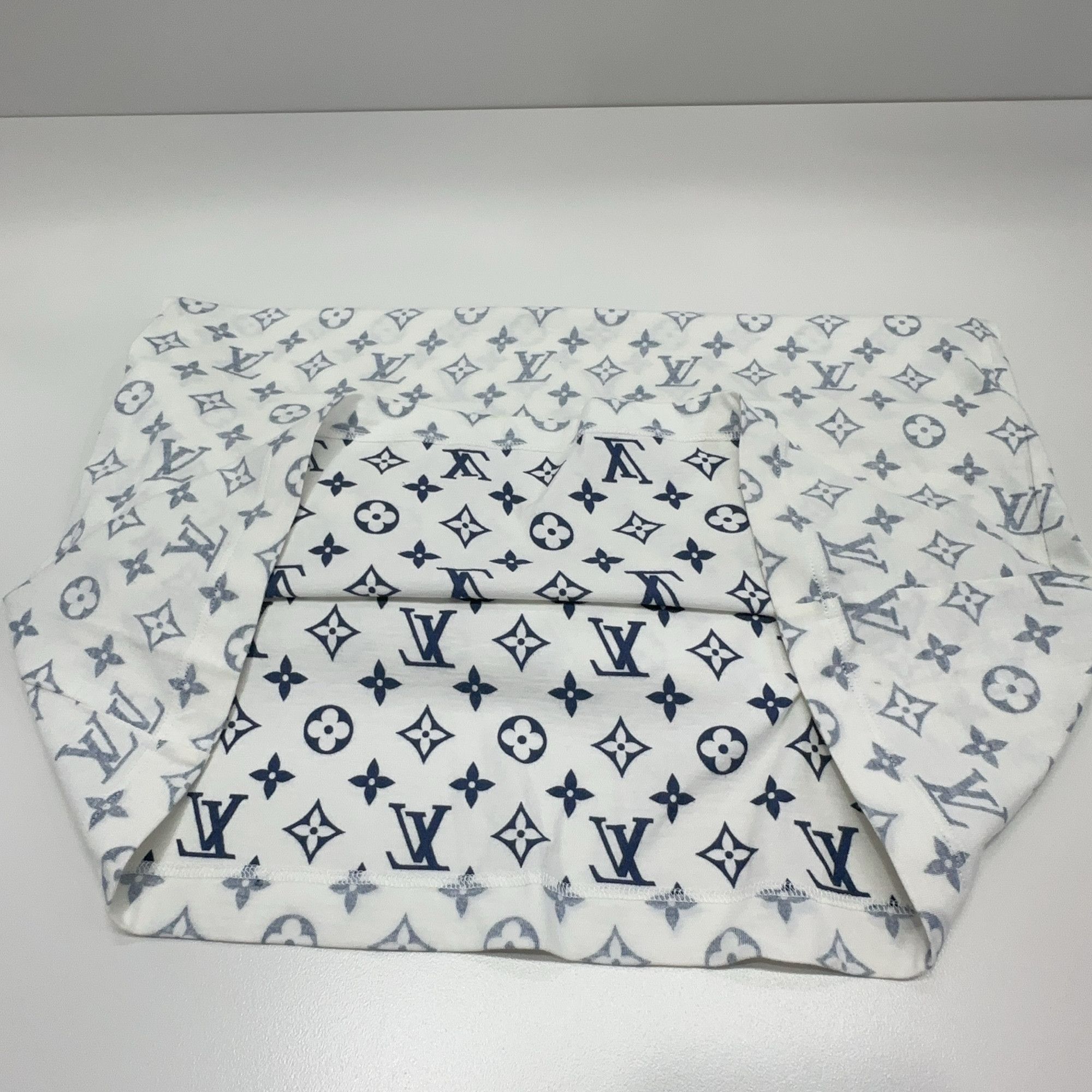Louis Vuitton Louis Vuitton Monogram Chain T-Shirt M Size US M / EU 48-50 / 2 - 8 Thumbnail