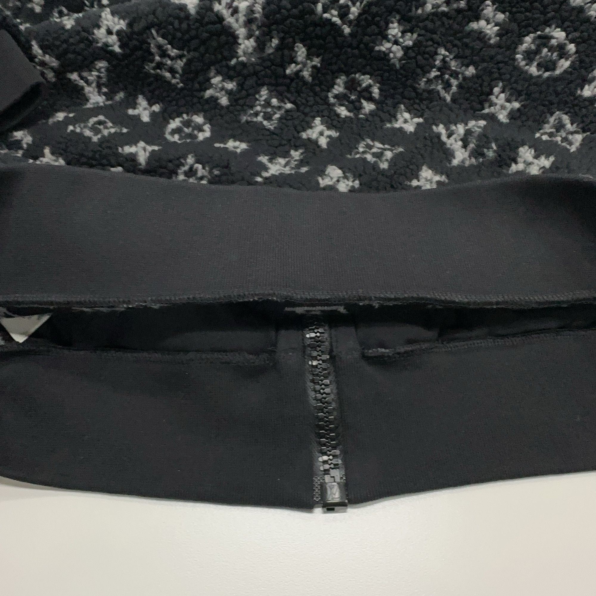 Louis Vuitton Louis Vuitton Monogram Jacquard Fleece Jacket Size M Size US M / EU 48-50 / 2 - 8 Thumbnail