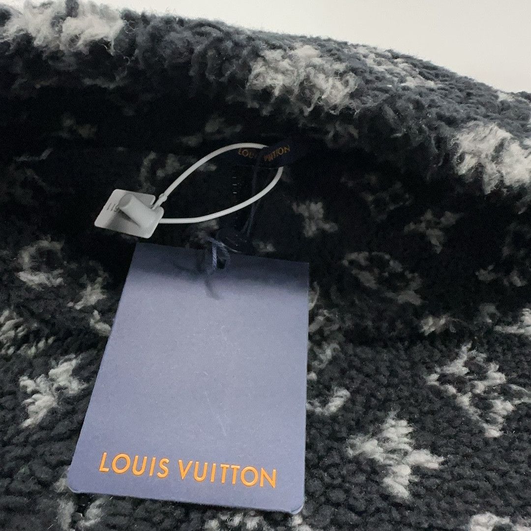 Louis Vuitton Louis Vuitton Monogram Jacquard Fleece Jacket Size M Size US M / EU 48-50 / 2 - 4 Thumbnail