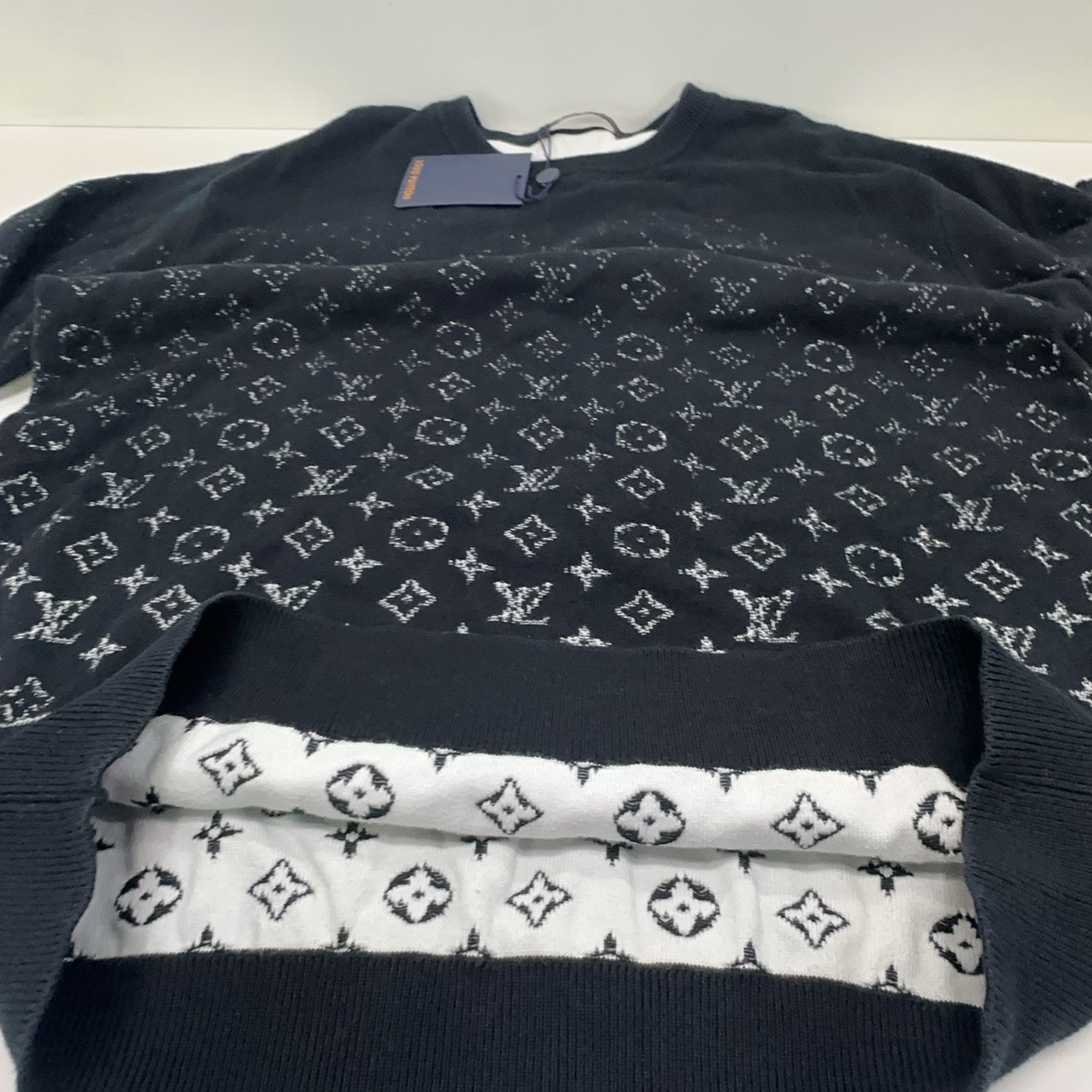 Louis Vuitton Louis Vuitton Monogram Gradient Sweater L Size US L / EU 52-54 / 3 - 6 Thumbnail