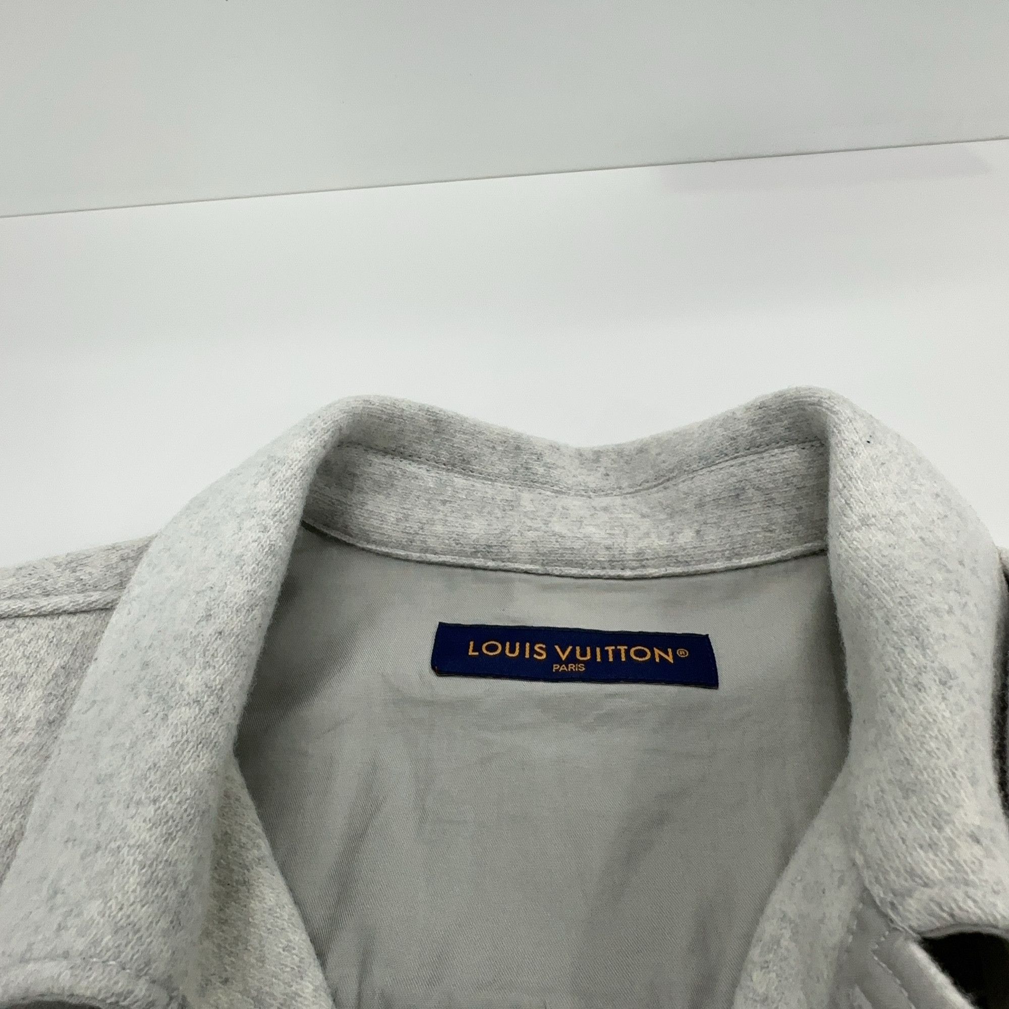 Louis Vuitton Louis Vuitton Logo Wool Button Up Shirt L Size US L / EU 52-54 / 3 - 8 Thumbnail