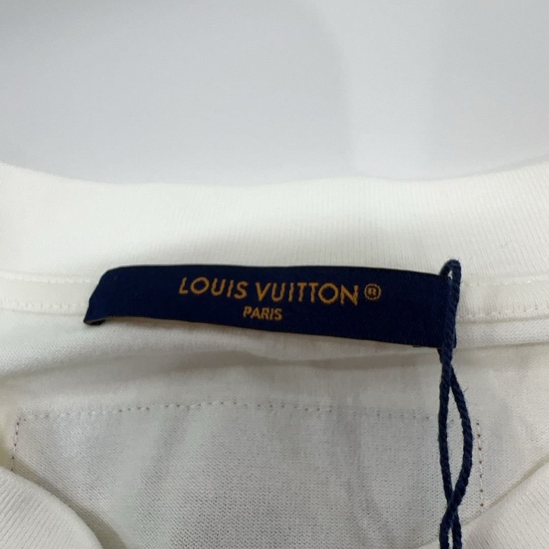 Louis Vuitton Louis Vuitton Logo Embossed T-Shirt Size XL Size US XL / EU 56 / 4 - 5 Thumbnail