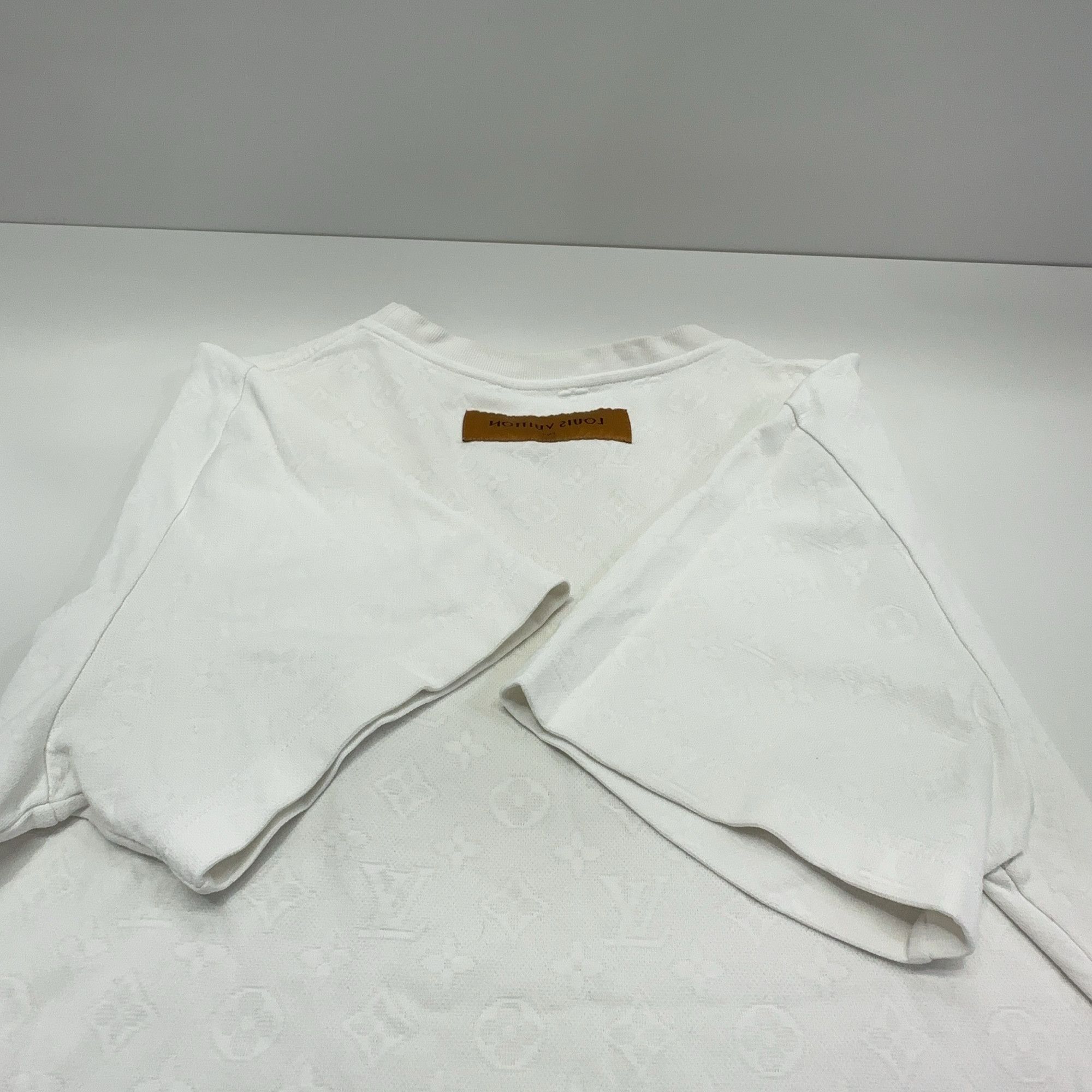 Louis Vuitton Louis Vuitton Beaded Monogram Animal T-Shirt Size L Size US L / EU 52-54 / 3 - 12 Thumbnail