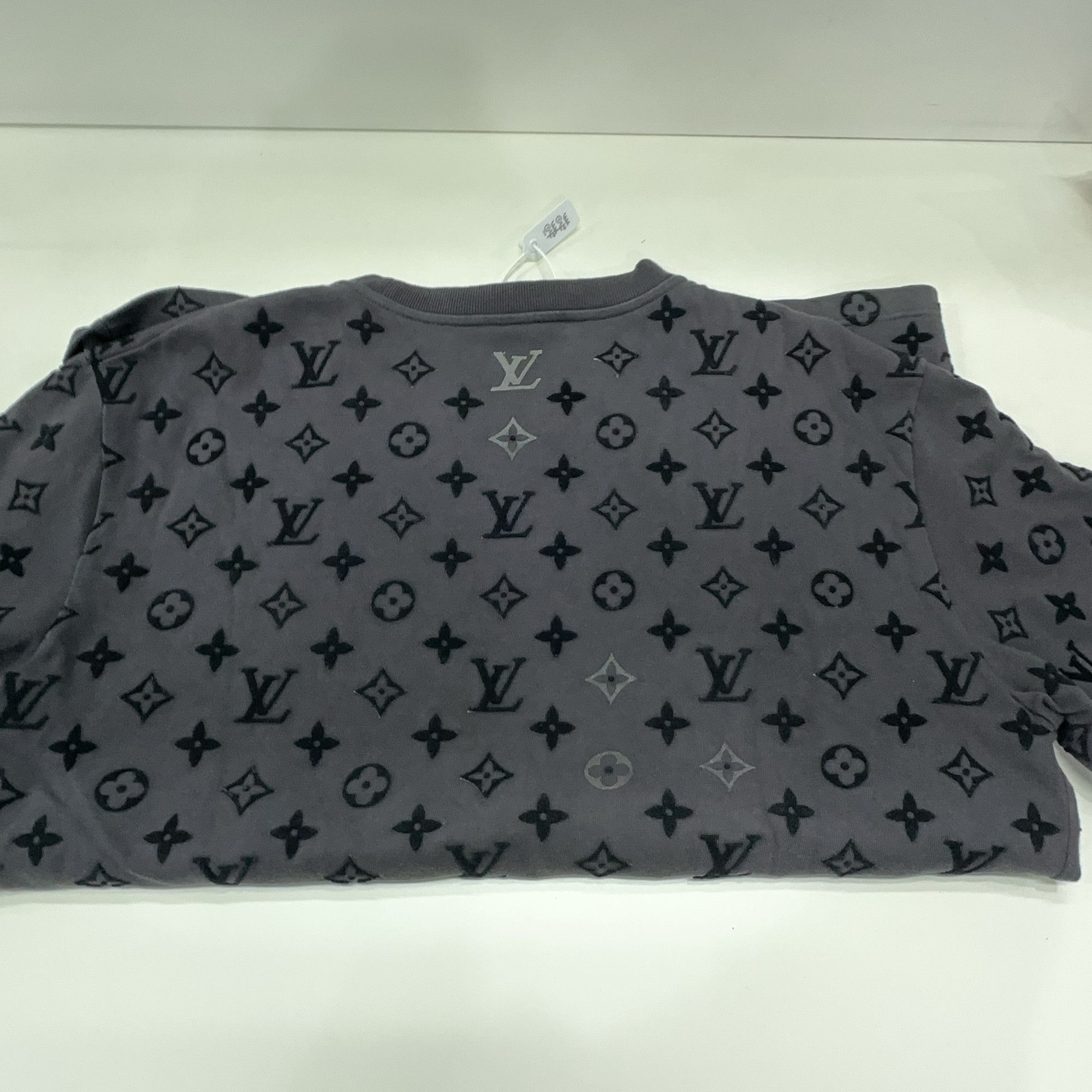 Louis Vuitton Louis Vuitton Monogram All Over T-Shirt XL Size US XL / EU 56 / 4 - 11 Thumbnail