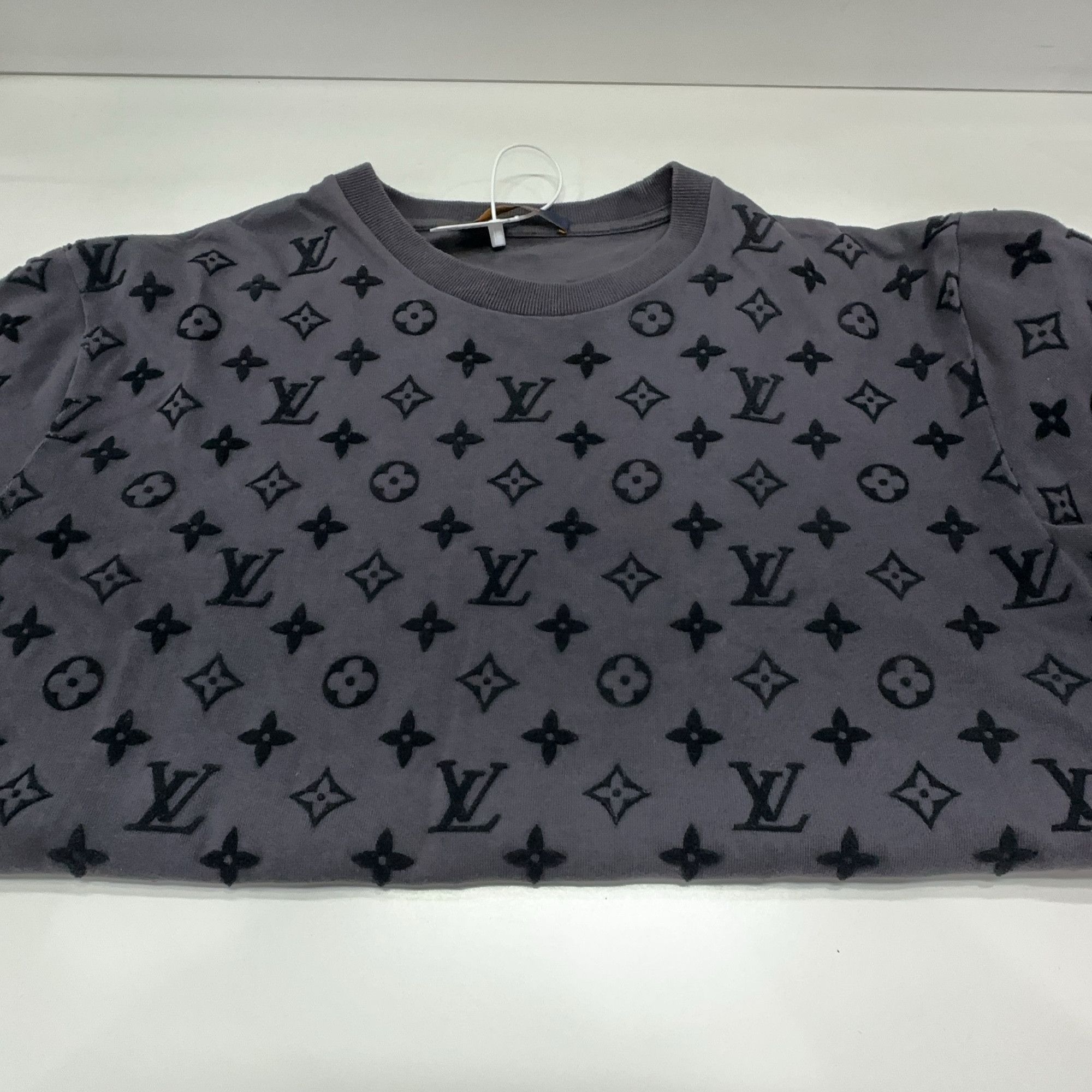 Louis Vuitton Louis Vuitton Monogram All Over T-Shirt XL Size US XL / EU 56 / 4 - 5 Thumbnail