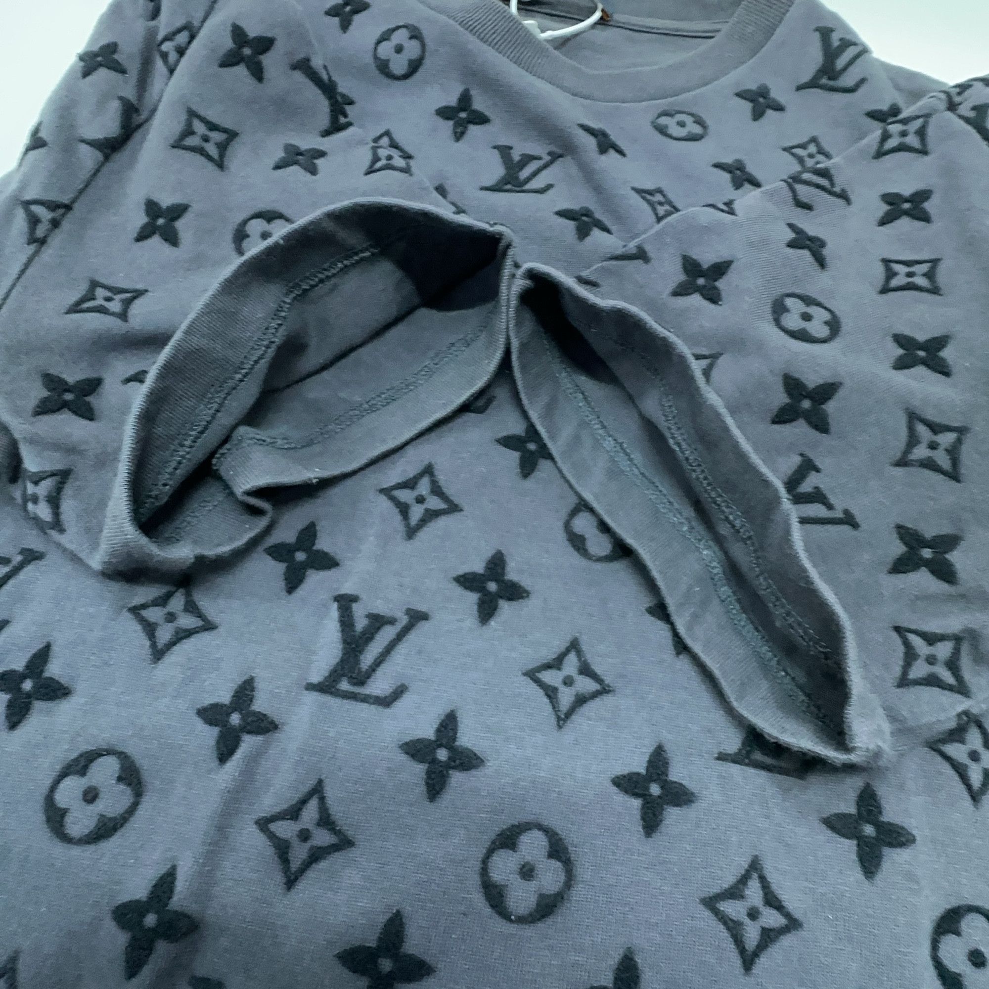 Louis Vuitton Louis Vuitton Monogram All Over T-Shirt XL Size US XL / EU 56 / 4 - 7 Thumbnail