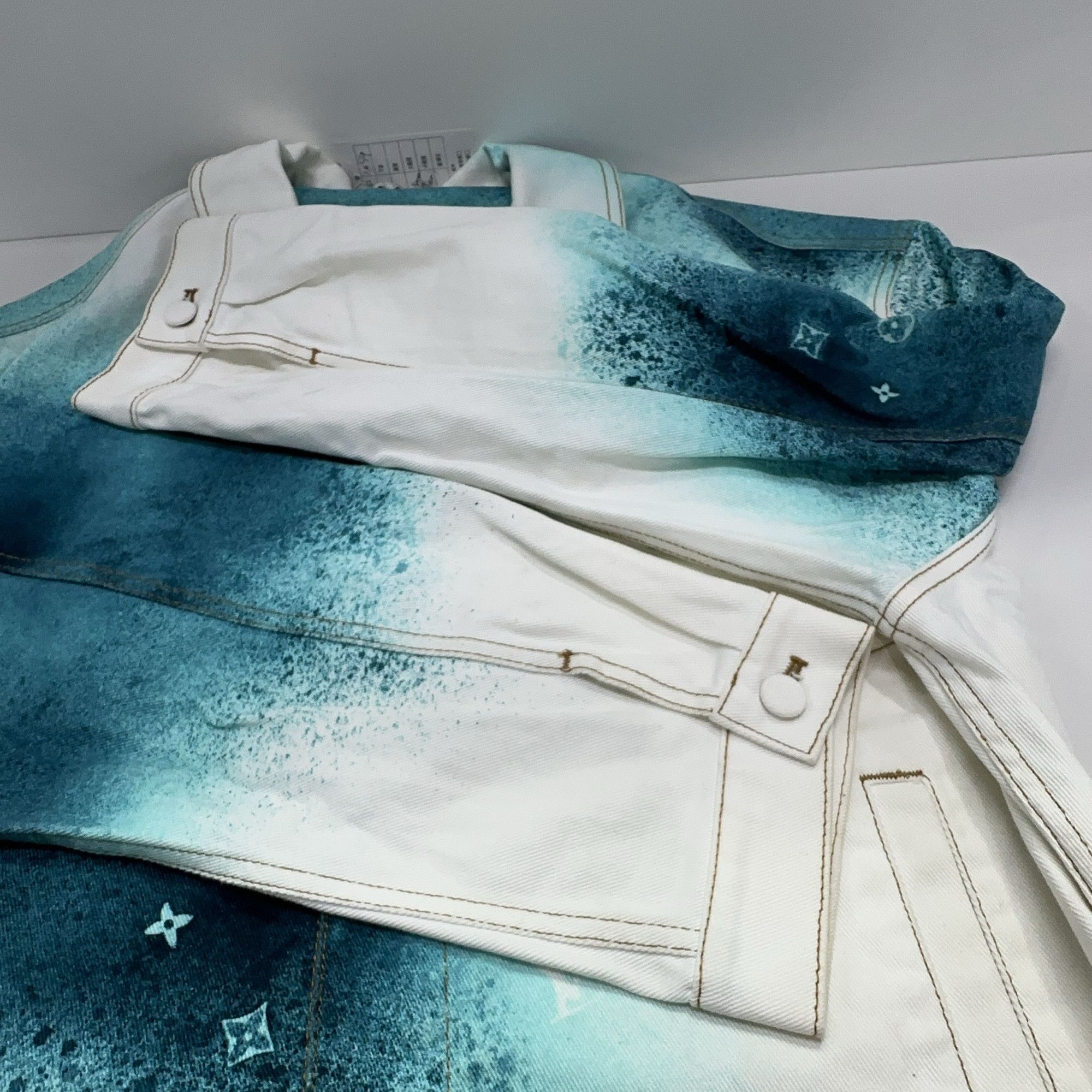 Louis Vuitton Louis Vuitton Spray Paint Denim Jacket 54 Size US L / EU 52-54 / 3 - 8 Thumbnail