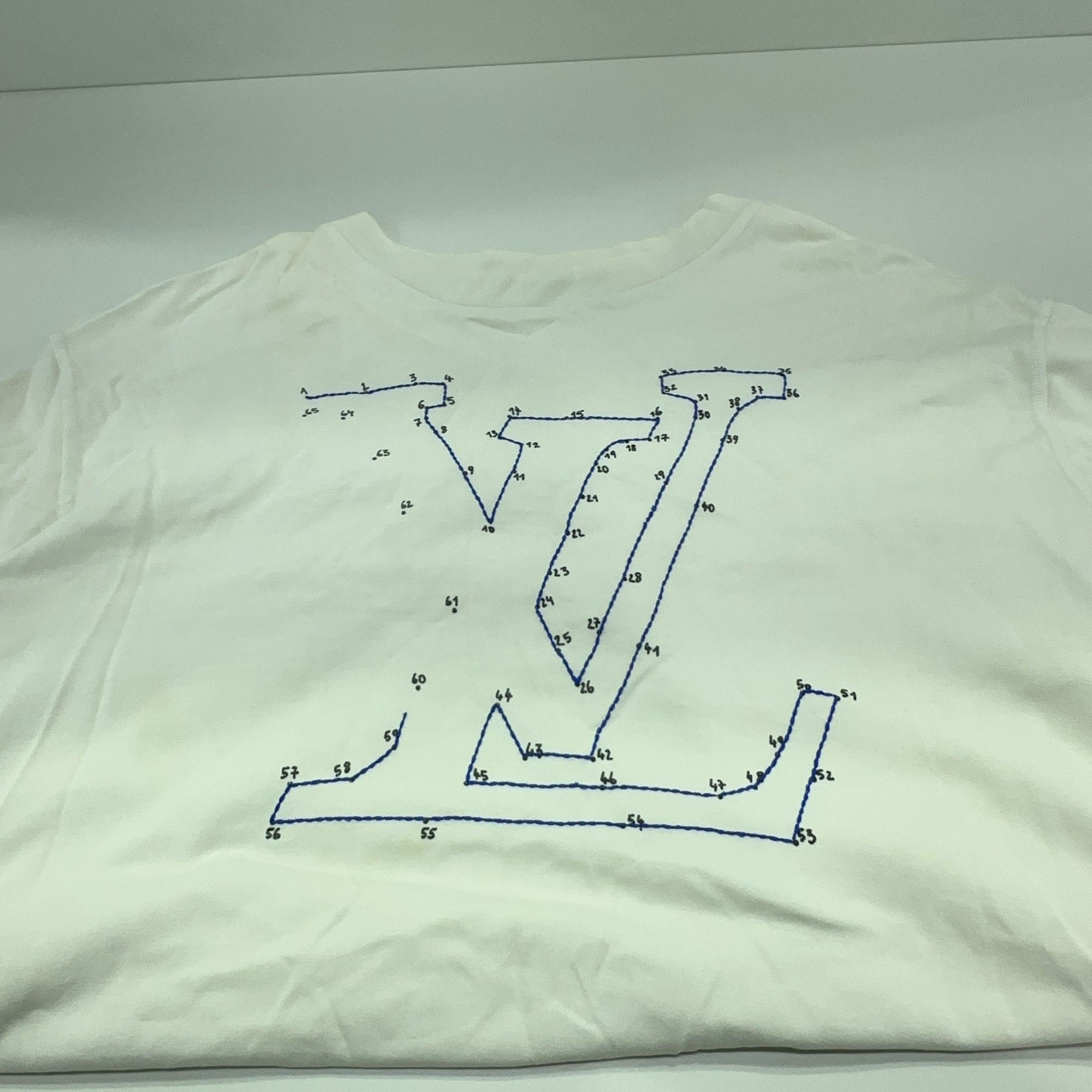 Louis Vuitton Louis Vuitton LV Stitch Graphic T-Shirt US M Size US M / EU 48-50 / 2 - 6 Thumbnail