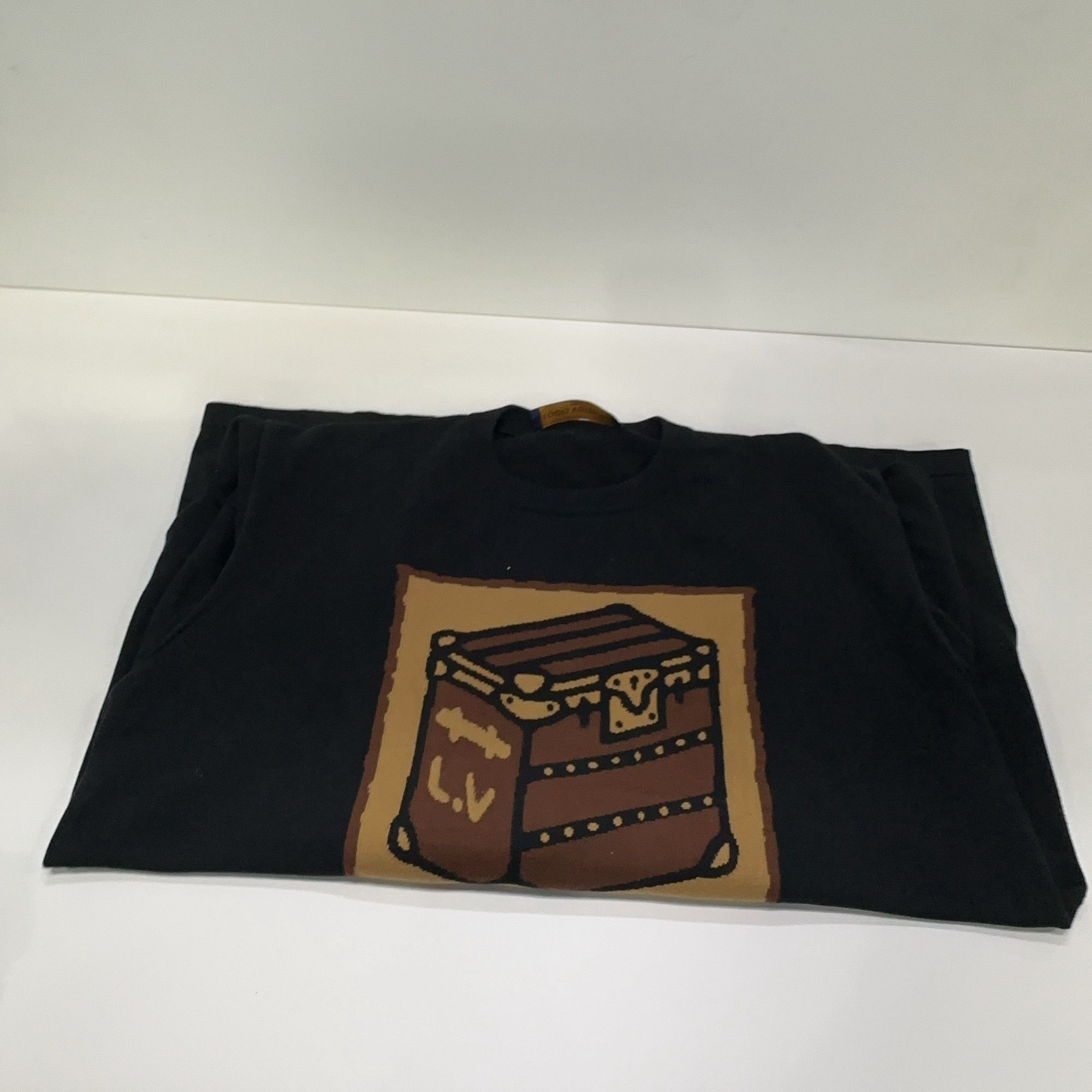 Louis Vuitton Louis Vuitton Trunk Lovers Graphic T-Shirt XXL Size XXL / US 16-18 / IT 52-54 - 10 Thumbnail