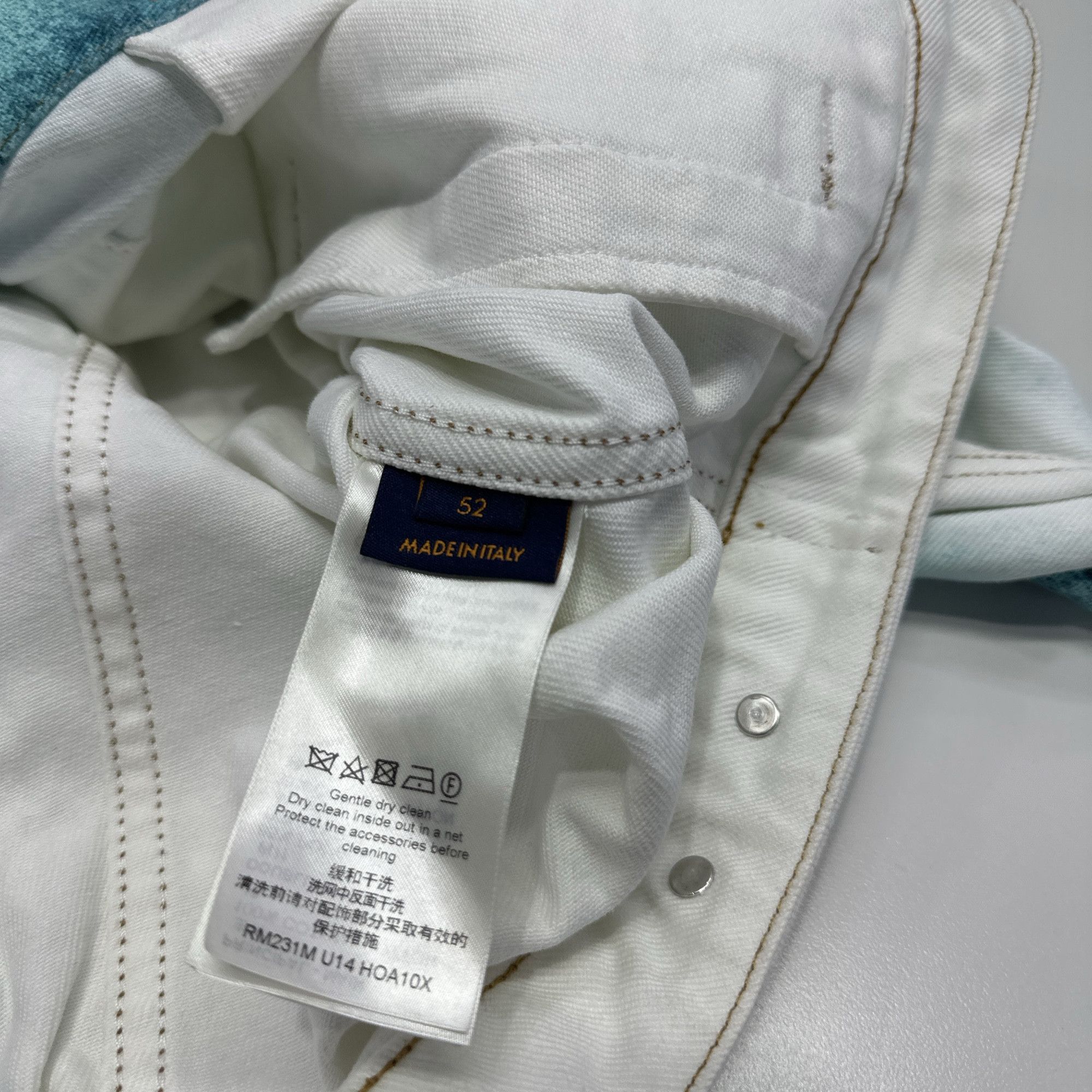 Louis Vuitton Louis Vuitton SS23 Spray Paint Denim Jacket 52 Size US L / EU 52-54 / 3 - 3 Thumbnail