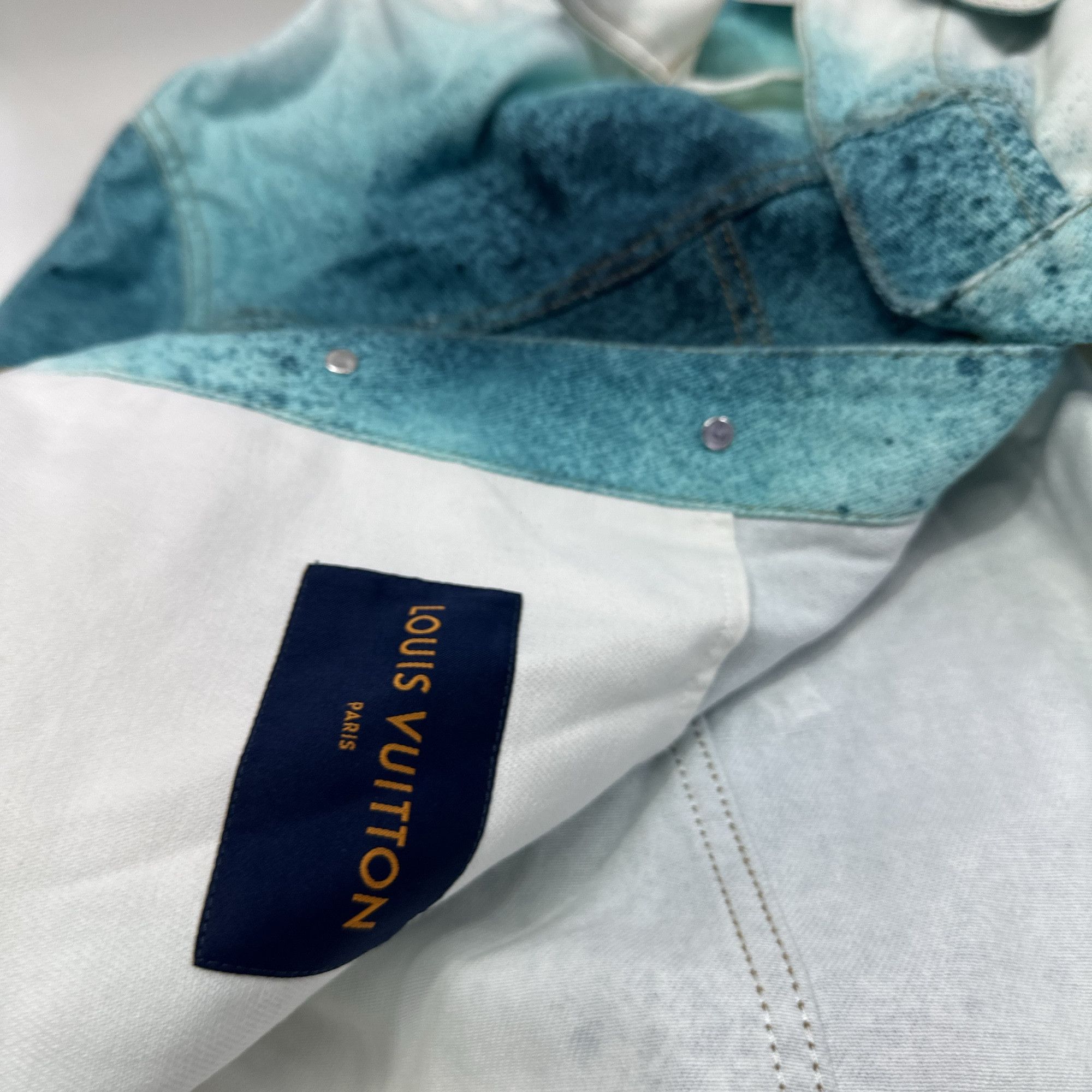 Louis Vuitton Louis Vuitton SS23 Spray Paint Denim Jacket 52 Size US L / EU 52-54 / 3 - 4 Thumbnail