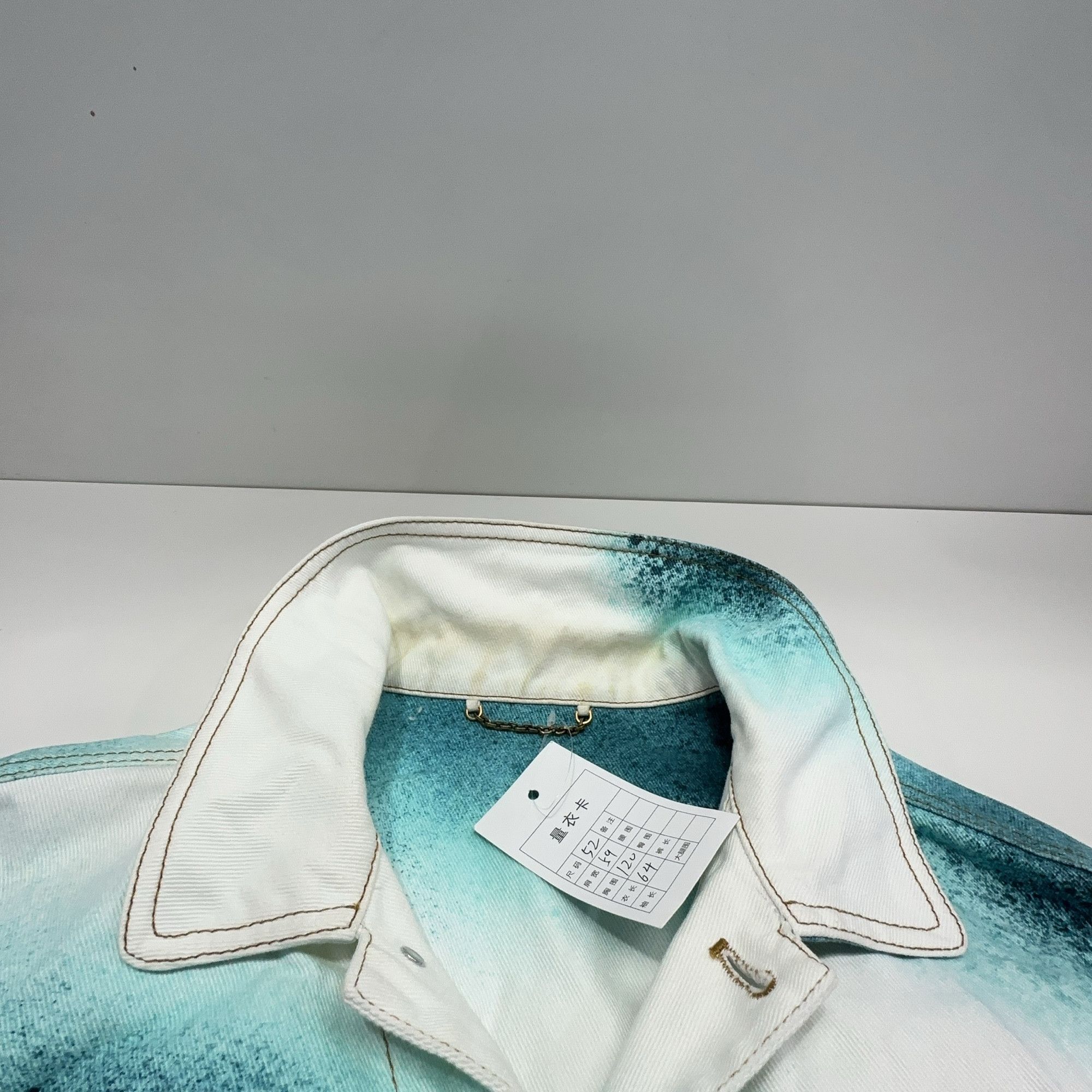 Louis Vuitton Louis Vuitton SS23 Spray Paint Denim Jacket 52 Size US L / EU 52-54 / 3 - 5 Thumbnail