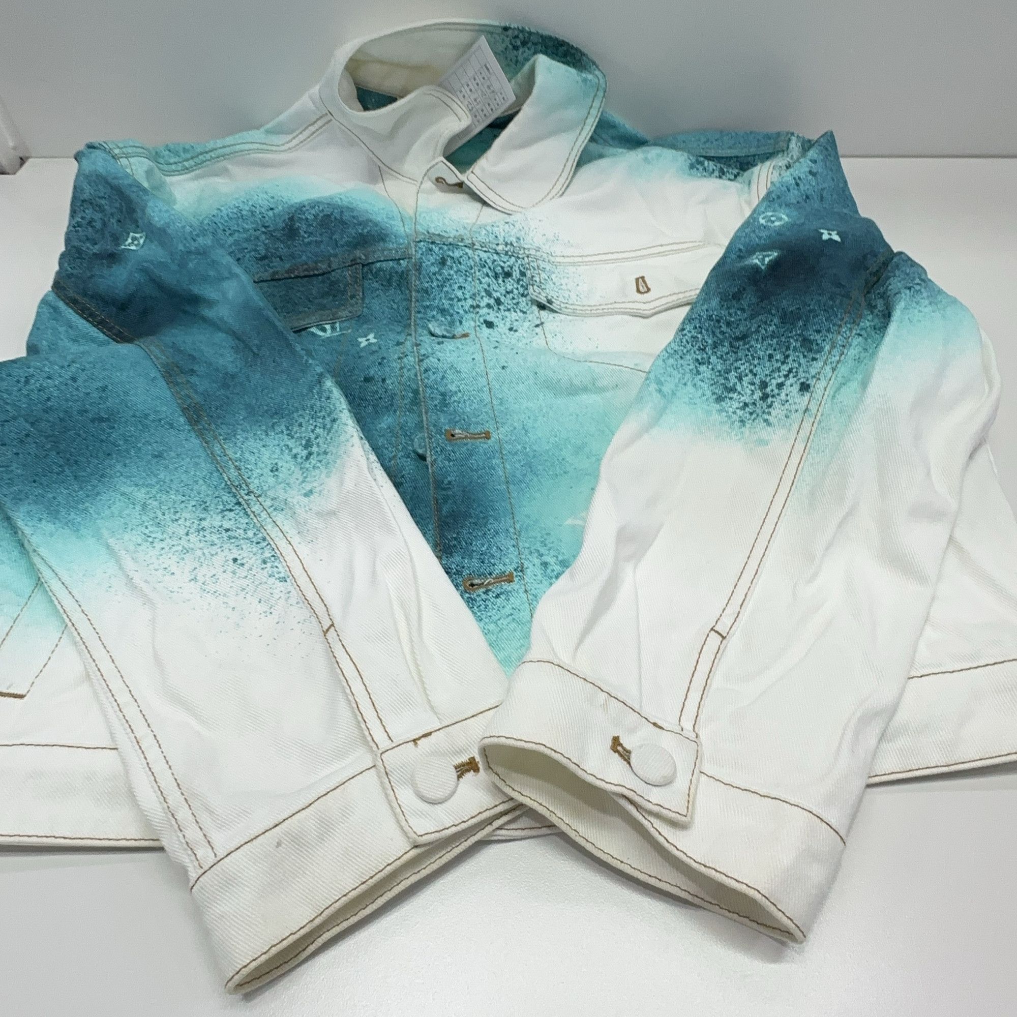 Louis Vuitton Louis Vuitton SS23 Spray Paint Denim Jacket 52 Size US L / EU 52-54 / 3 - 8 Thumbnail