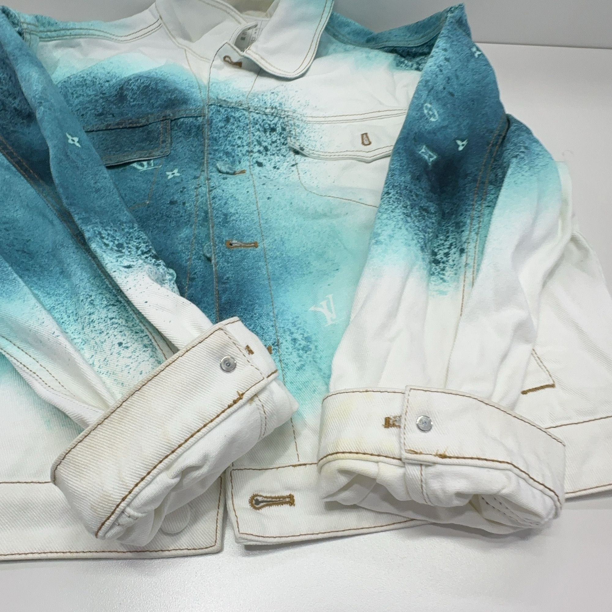 Louis Vuitton Louis Vuitton SS23 Spray Paint Denim Jacket 52 Size US L / EU 52-54 / 3 - 9 Thumbnail