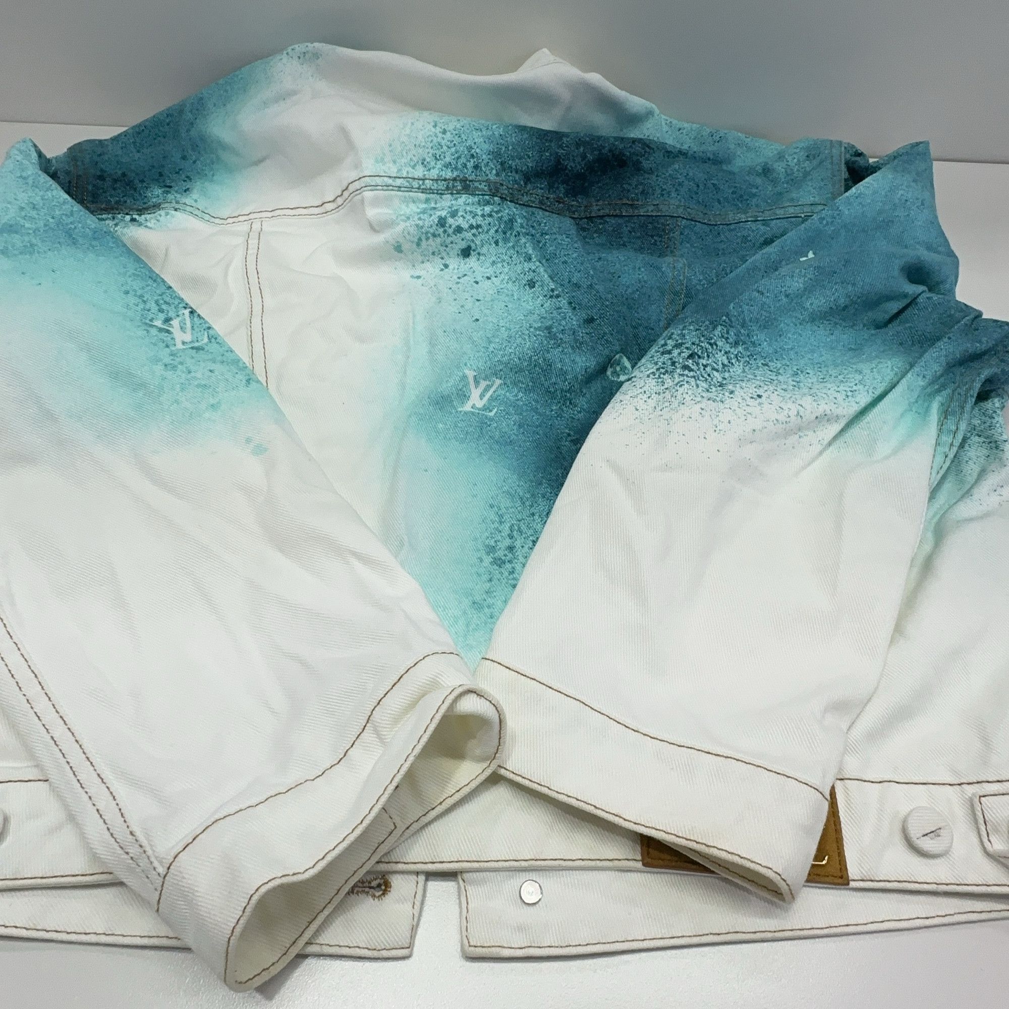 Louis Vuitton Louis Vuitton SS23 Spray Paint Denim Jacket 52 Size US L / EU 52-54 / 3 - 10 Thumbnail