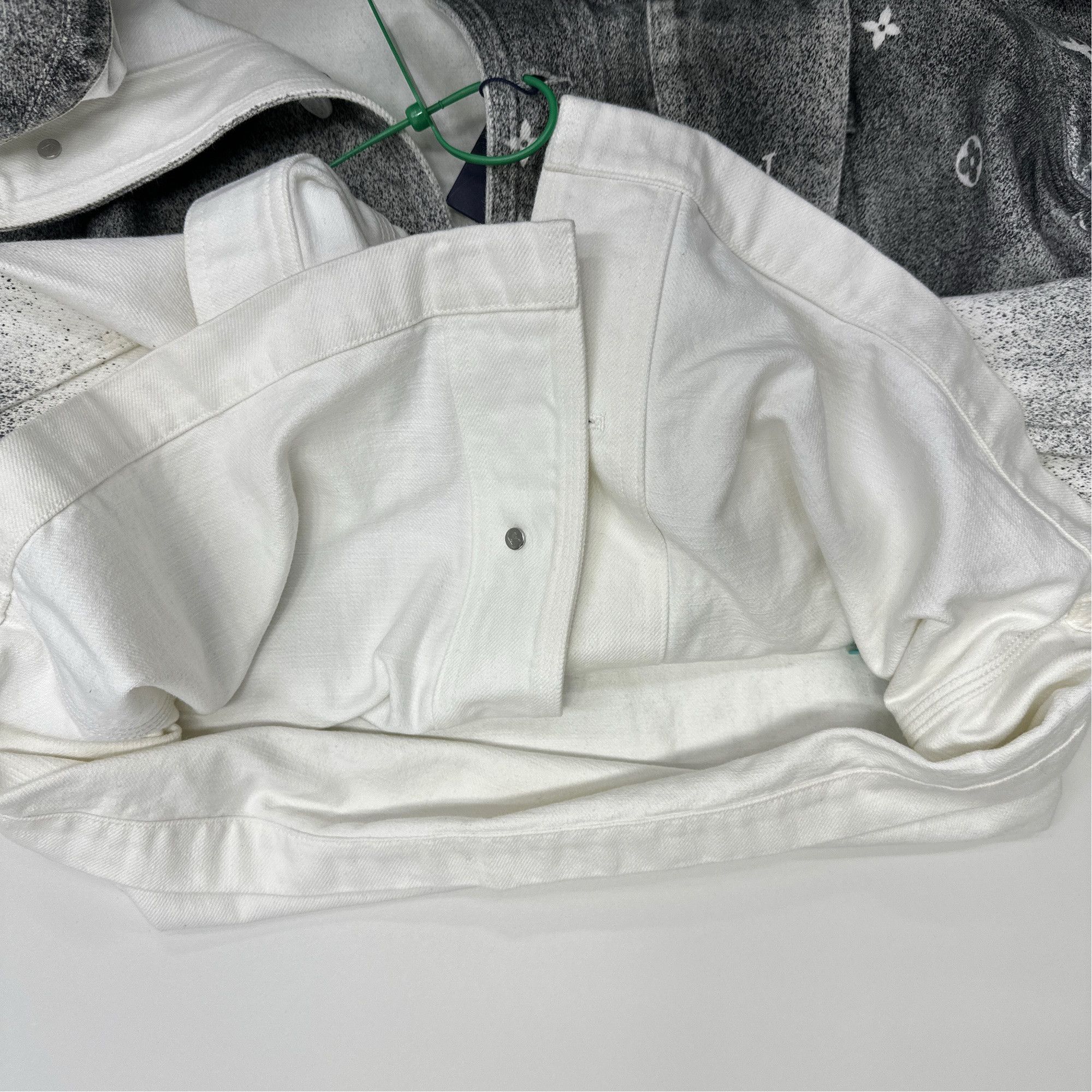 Louis Vuitton Louis Vuitton Monogram Gradient Denim Shirt XL Size US XL / EU 56 / 4 - 6 Thumbnail