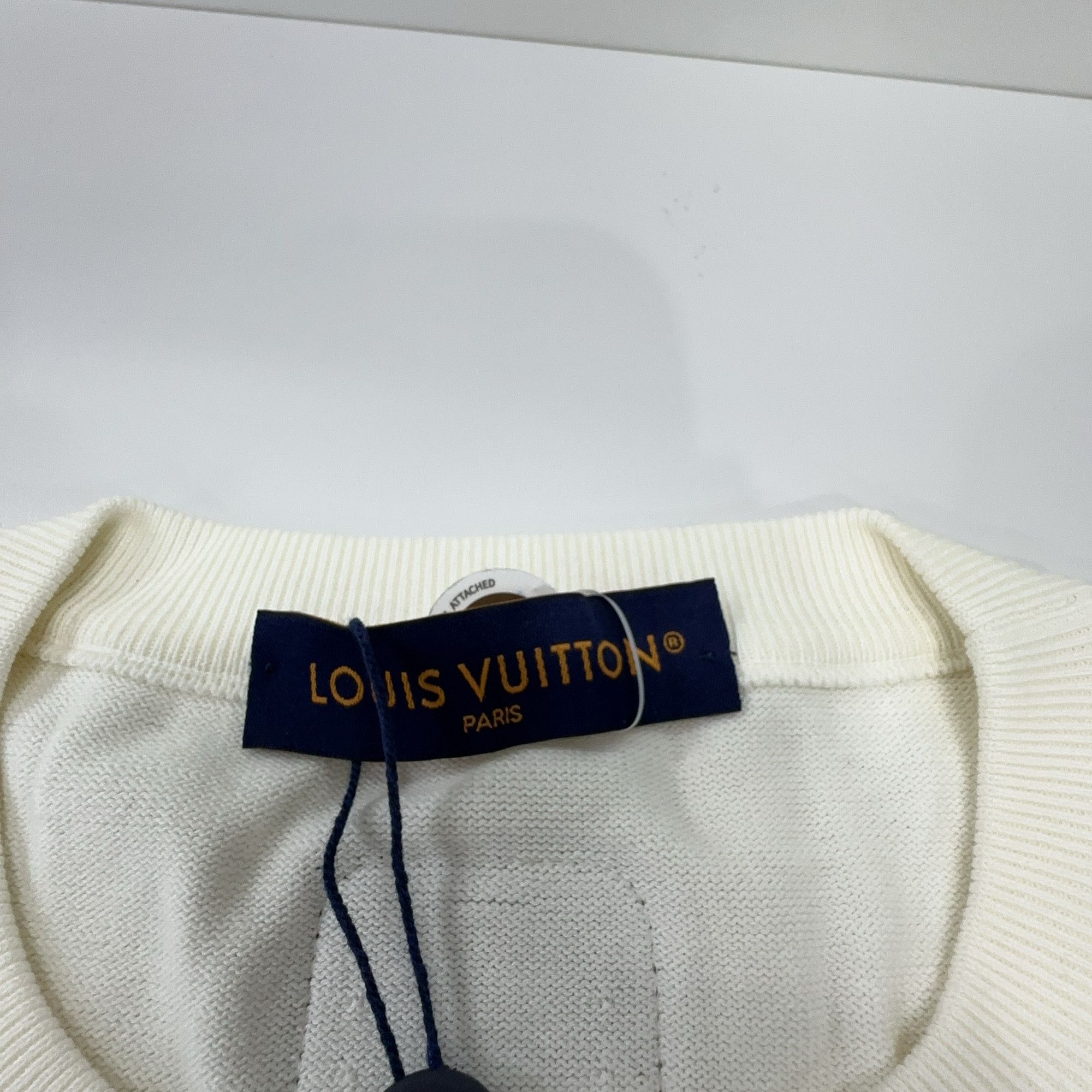 Louis Vuitton Louis Vuitton Graphic V-Vers T-Shirt XL Size US XL / EU 56 / 4 - 3 Thumbnail