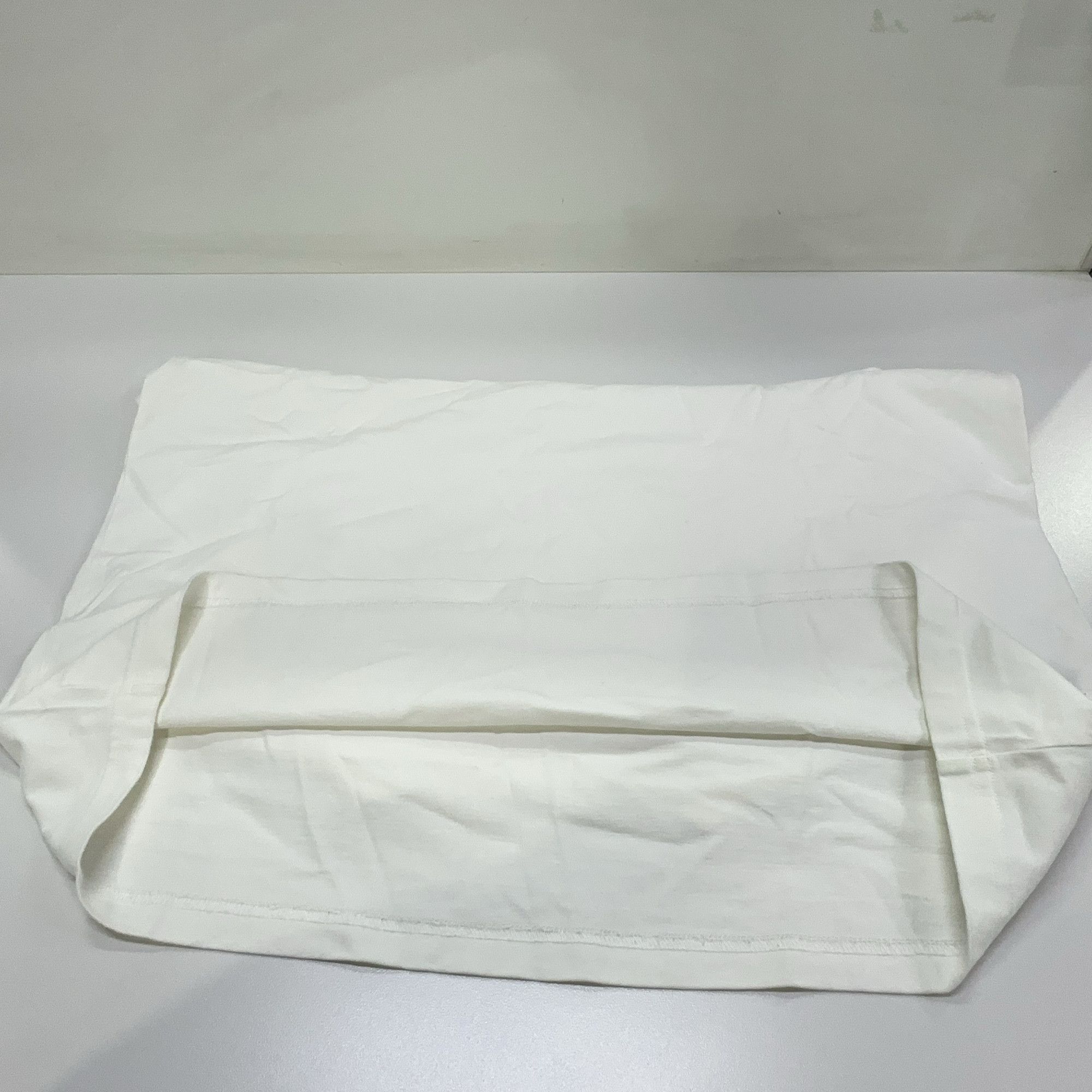 Louis Vuitton Louis Vuitton Logo Patch T-Shirt Size XL Size US XL / EU 56 / 4 - 10 Thumbnail