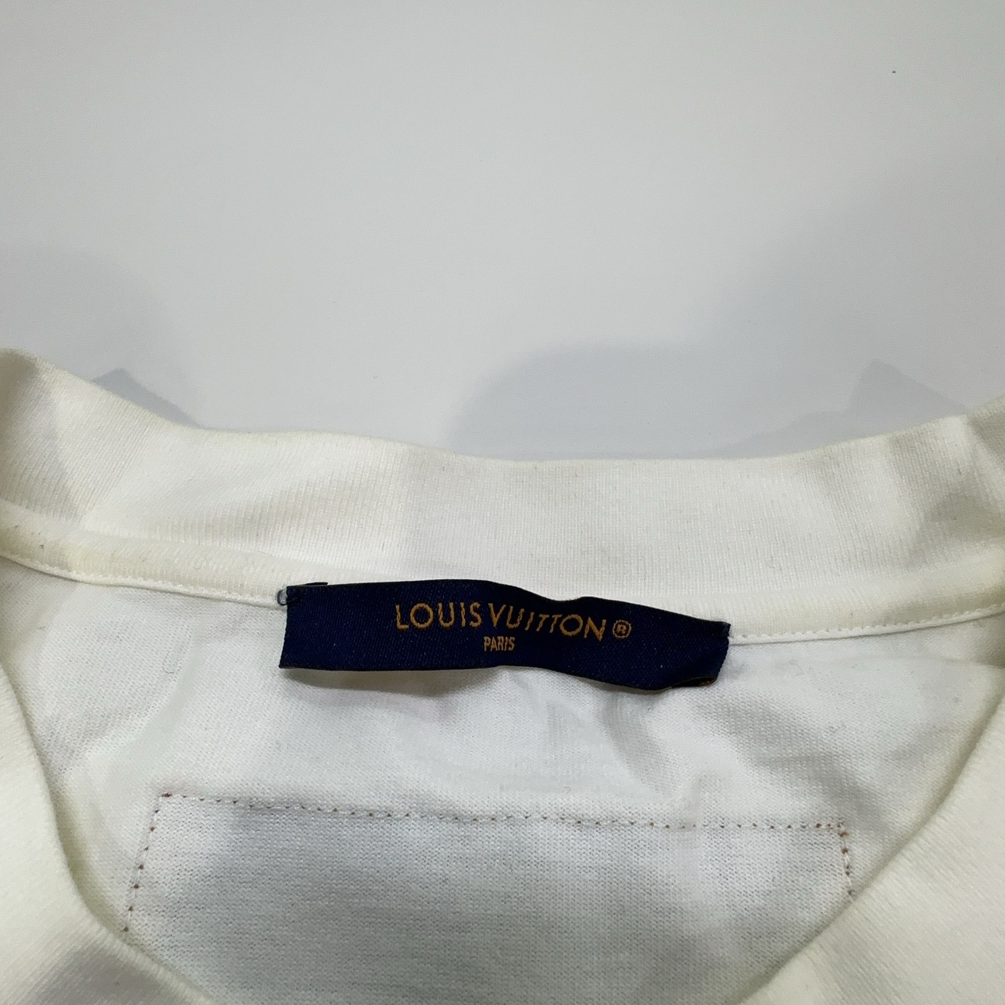 Louis Vuitton Louis Vuitton Logo Patch T-Shirt Size XL Size US XL / EU 56 / 4 - 4 Thumbnail