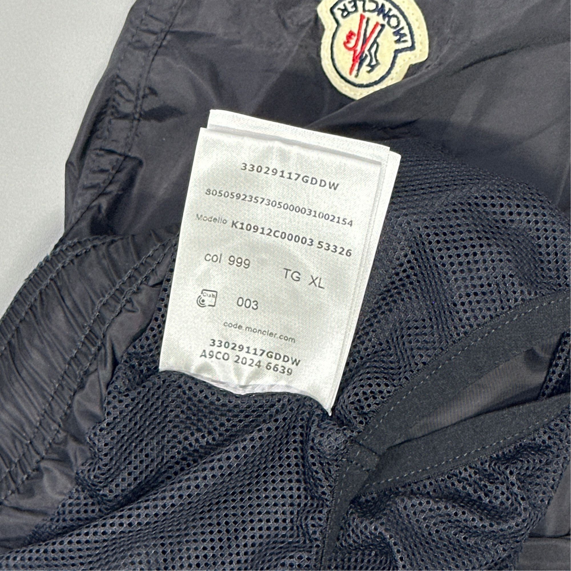 Moncler Moncler Logo Patch Drawstring Shorts XL Size US 36 / EU 52 - 2 Thumbnail