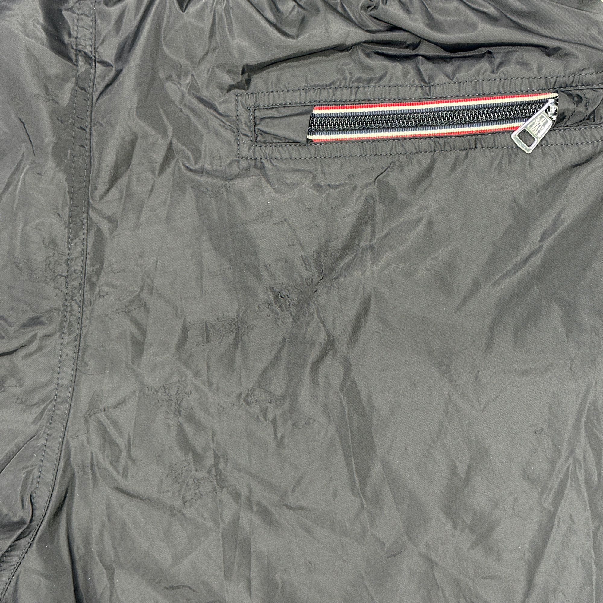 Moncler Moncler Logo Patch Drawstring Shorts XL Size US 36 / EU 52 - 4 Thumbnail