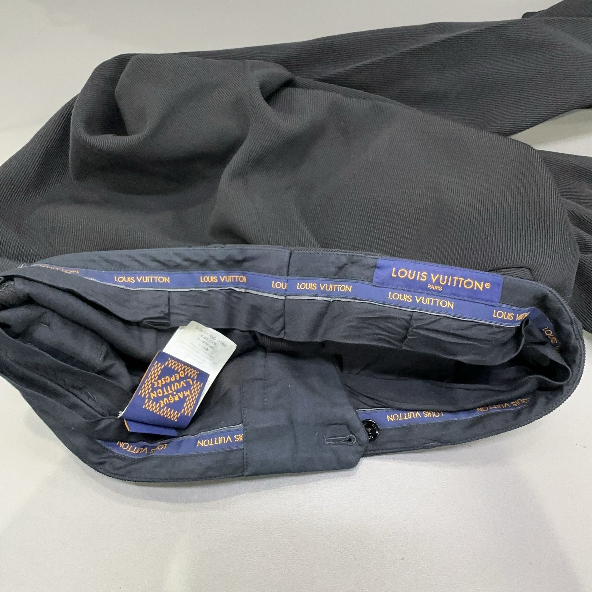 Louis Vuitton Louis Vuitton Black Textured Casual Pants 50 Size US 34 / EU 50 - 5 Thumbnail