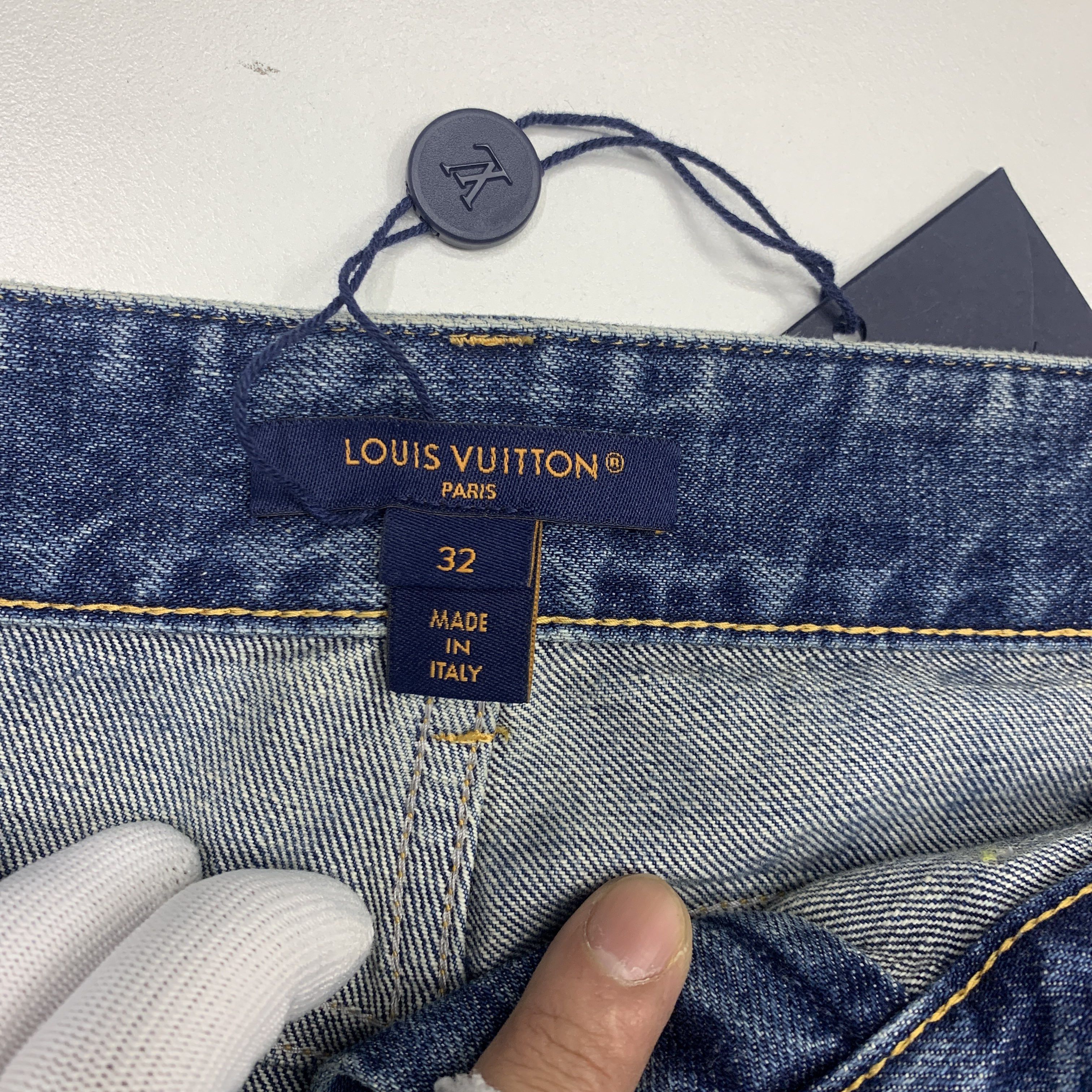 Louis Vuitton Louis Vuitton Monogram Patch Denim Shorts 32 Size 24" / US 00 / IT 34 - 3 Thumbnail