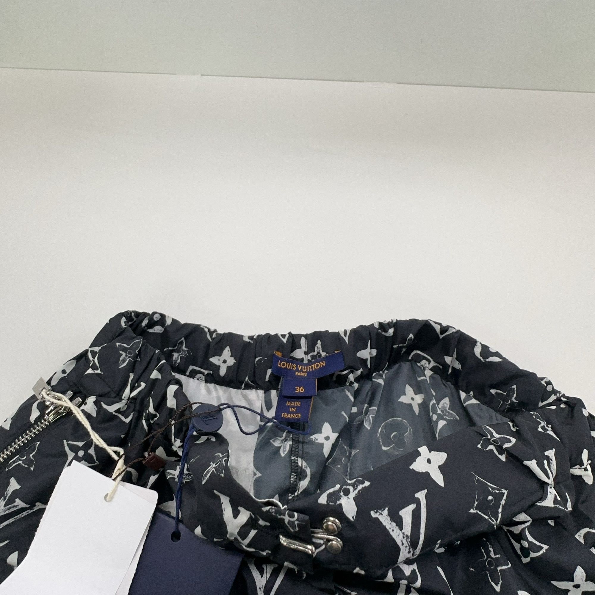 Louis Vuitton Louis Vuitton Monogram Print Nylon Shorts 36 Size 26" / US 2 / IT 38 - 6 Thumbnail