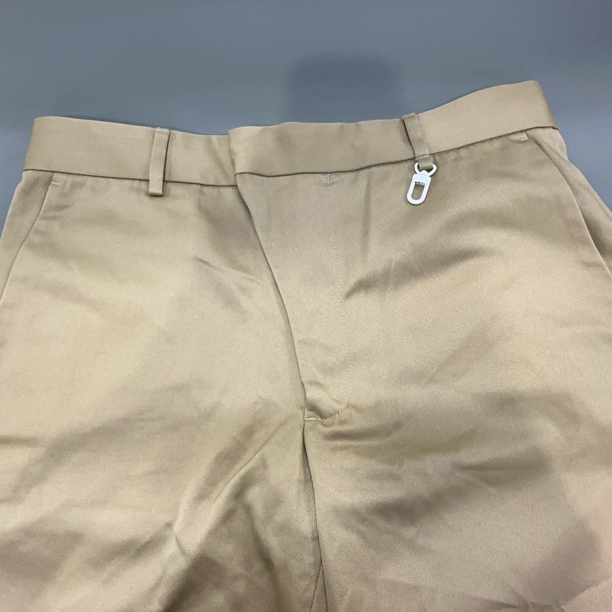 Louis Vuitton Louis Vuitton Khaki Chino Shorts Size 40 Size 28" / US 6 / IT 42 - 6 Thumbnail