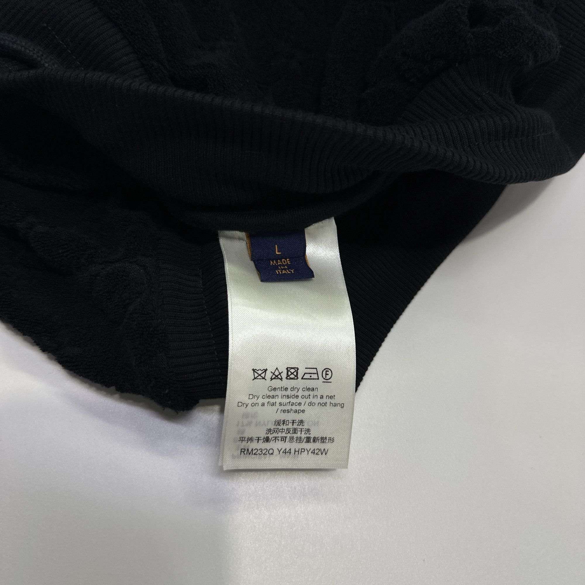 Louis Vuitton Louis Vuitton Monogram Embossed Cotton Shorts Size L Size US 34 / EU 50 - 4 Thumbnail