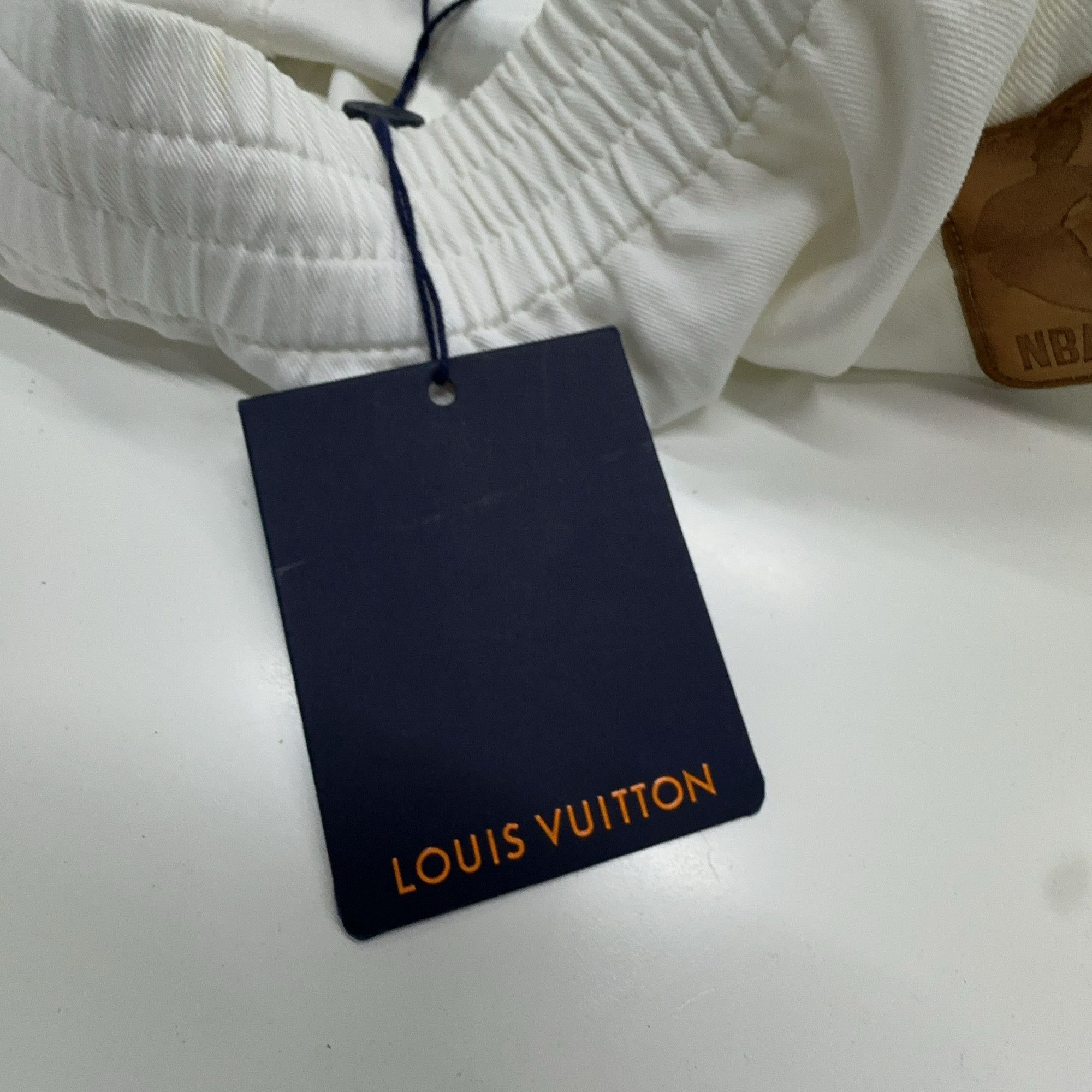 Louis Vuitton Louis Vuitton x NBA Logo Basketball Shorts Size M Size US 32 / EU 48 - 5 Thumbnail
