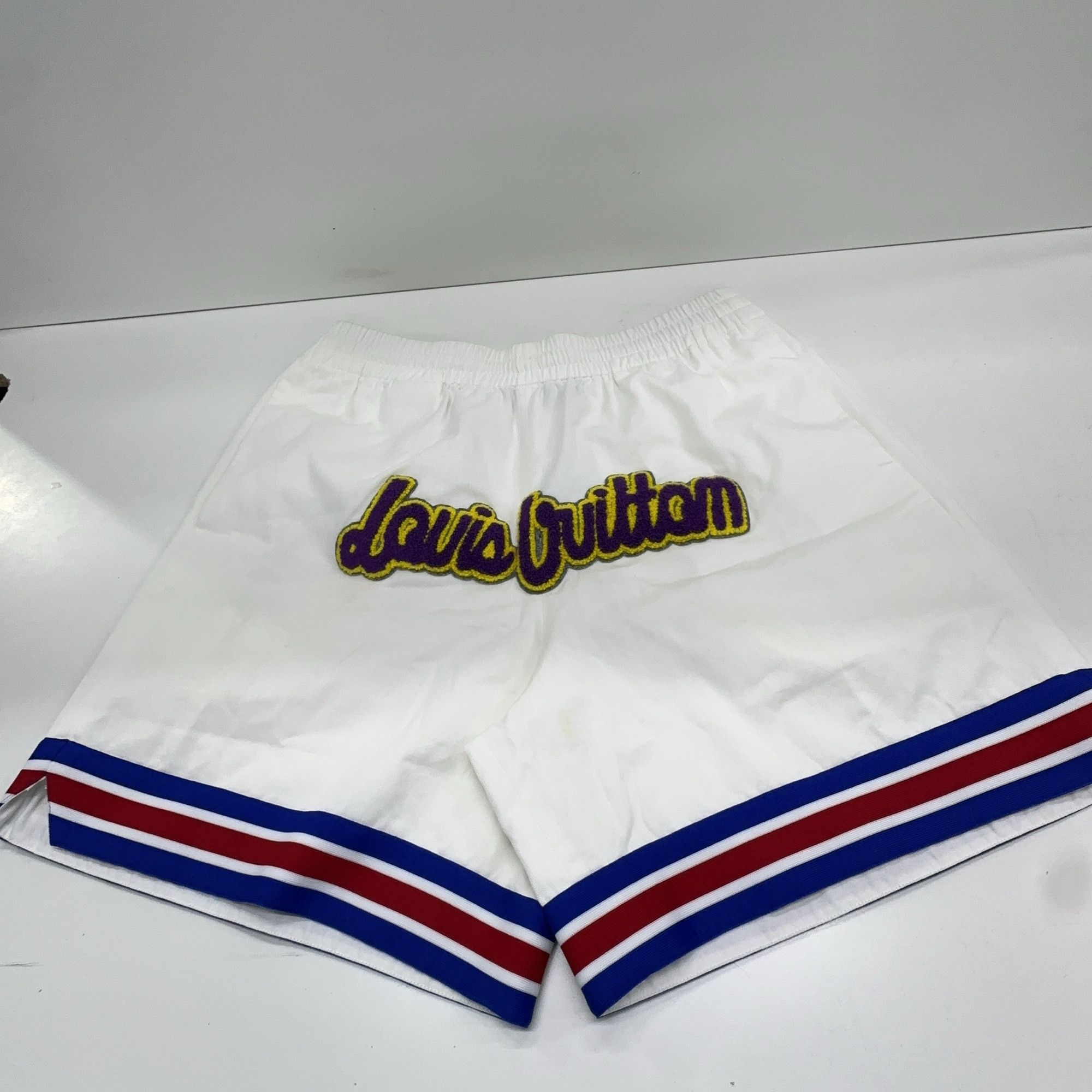Louis Vuitton Louis Vuitton x NBA Logo Basketball Shorts Size M Size US 32 / EU 48 - 6 Thumbnail