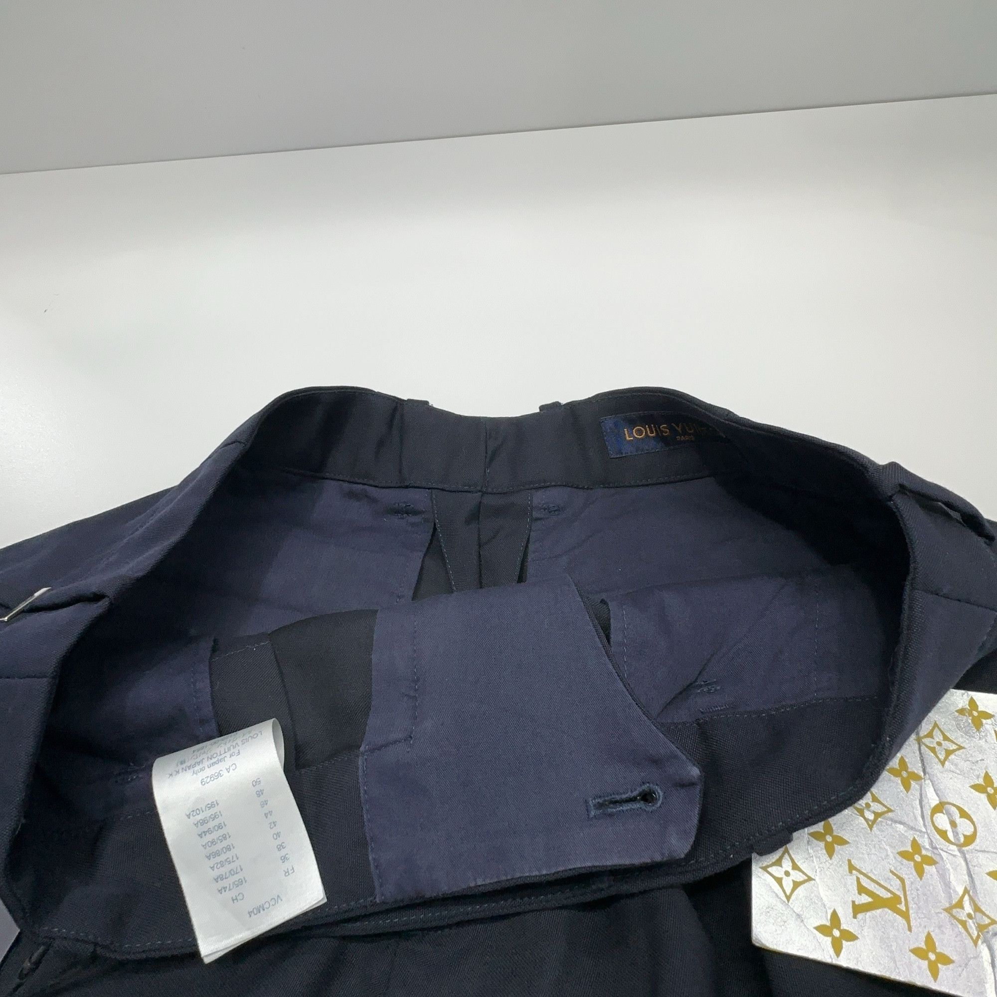 Louis Vuitton Louis Vuitton Black Tailored Shorts Size 30 Size US 40 / EU 56 - 7 Thumbnail