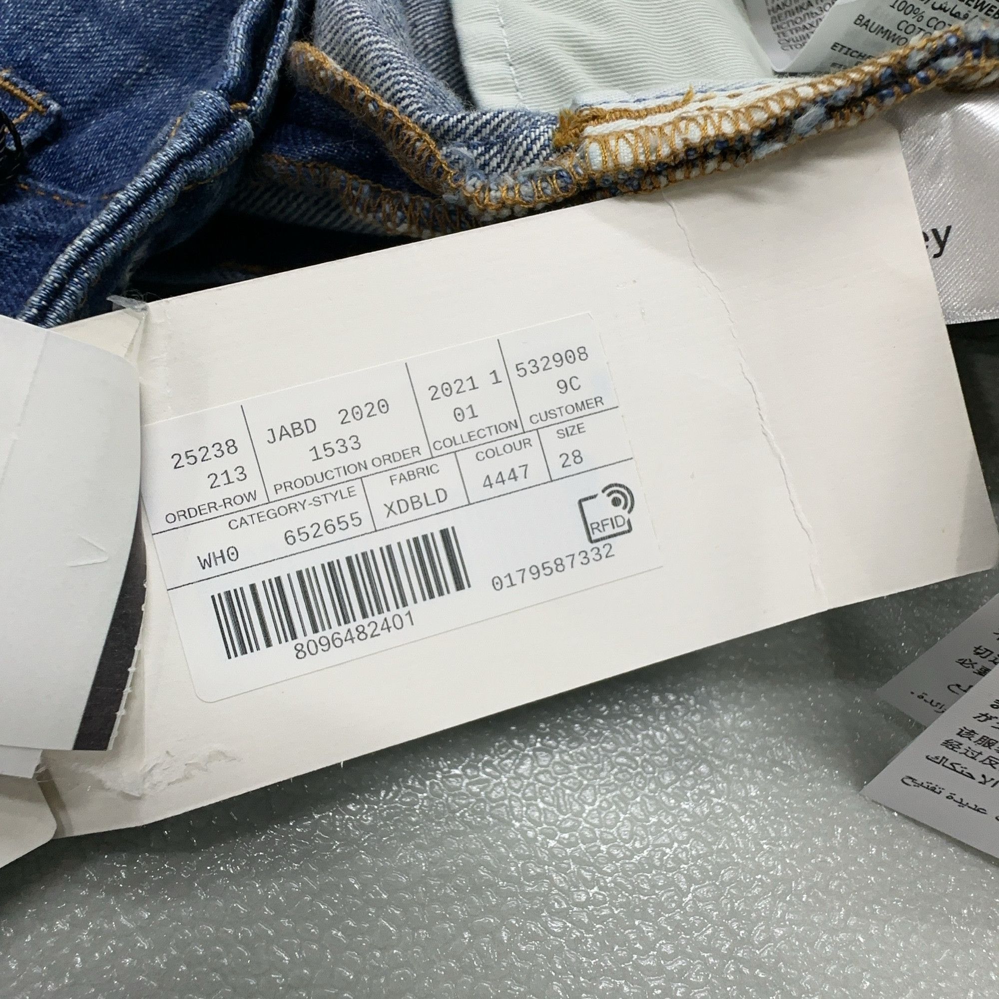 Gucci Gucci x Disney Donald Duck Denim Shorts 28 Size 28" / US 6 / IT 42 - 3 Thumbnail