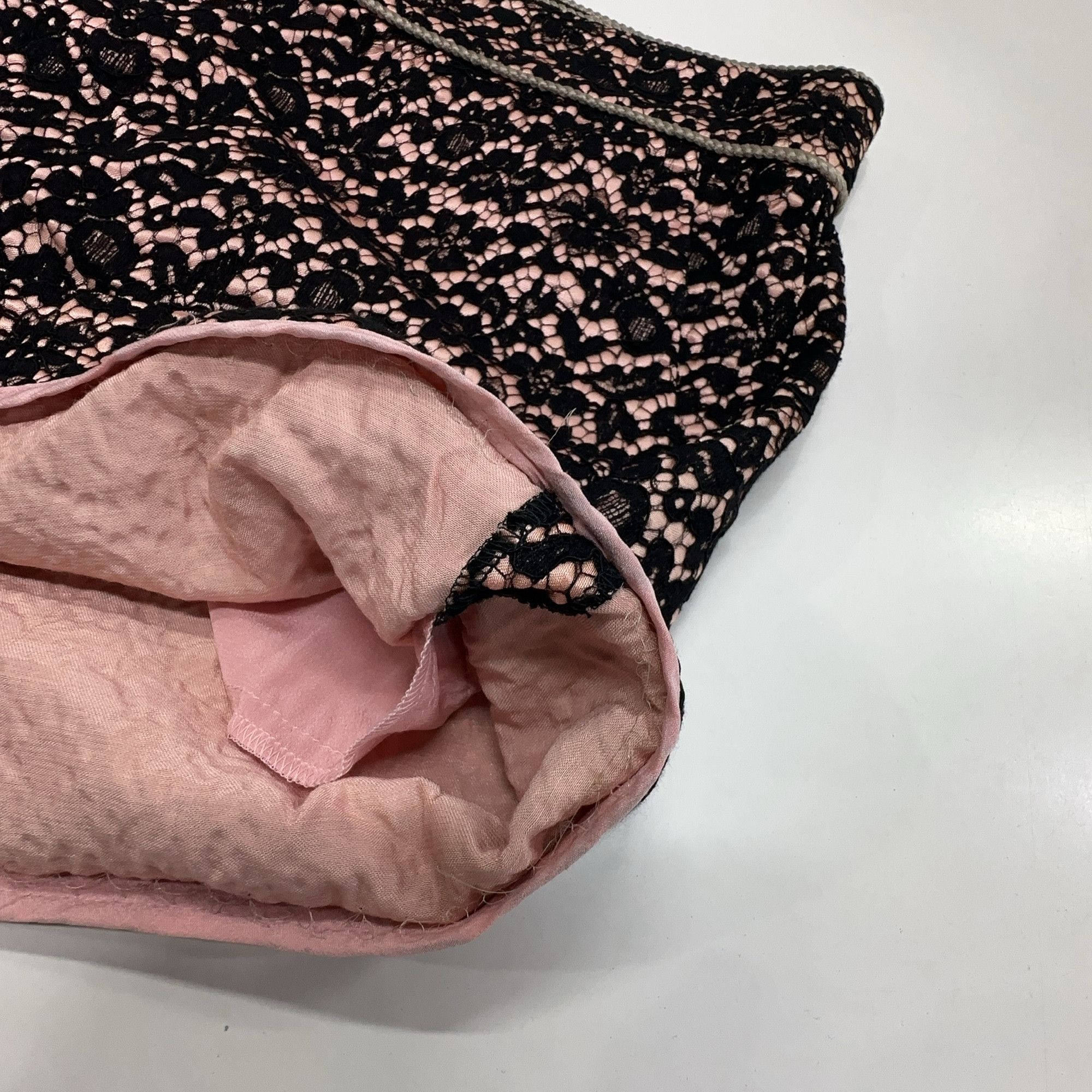 Gucci Gucci Floral Lace Shorts Size 42 Size 28" / US 6 / IT 42 - 7 Thumbnail