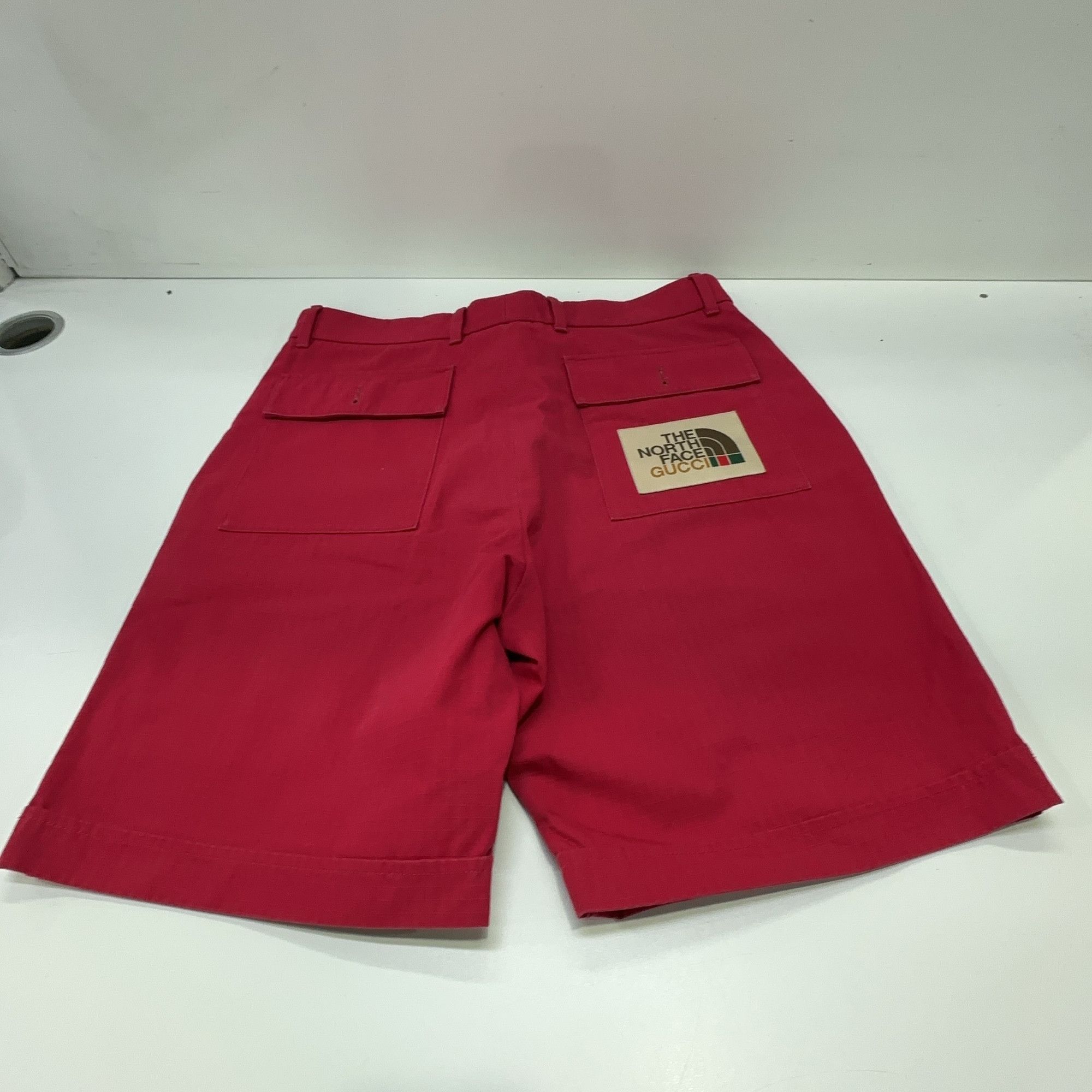 Gucci Gucci x The North Face Red Logo Shorts US 30 Size US 30 / EU 46 - 9 Thumbnail