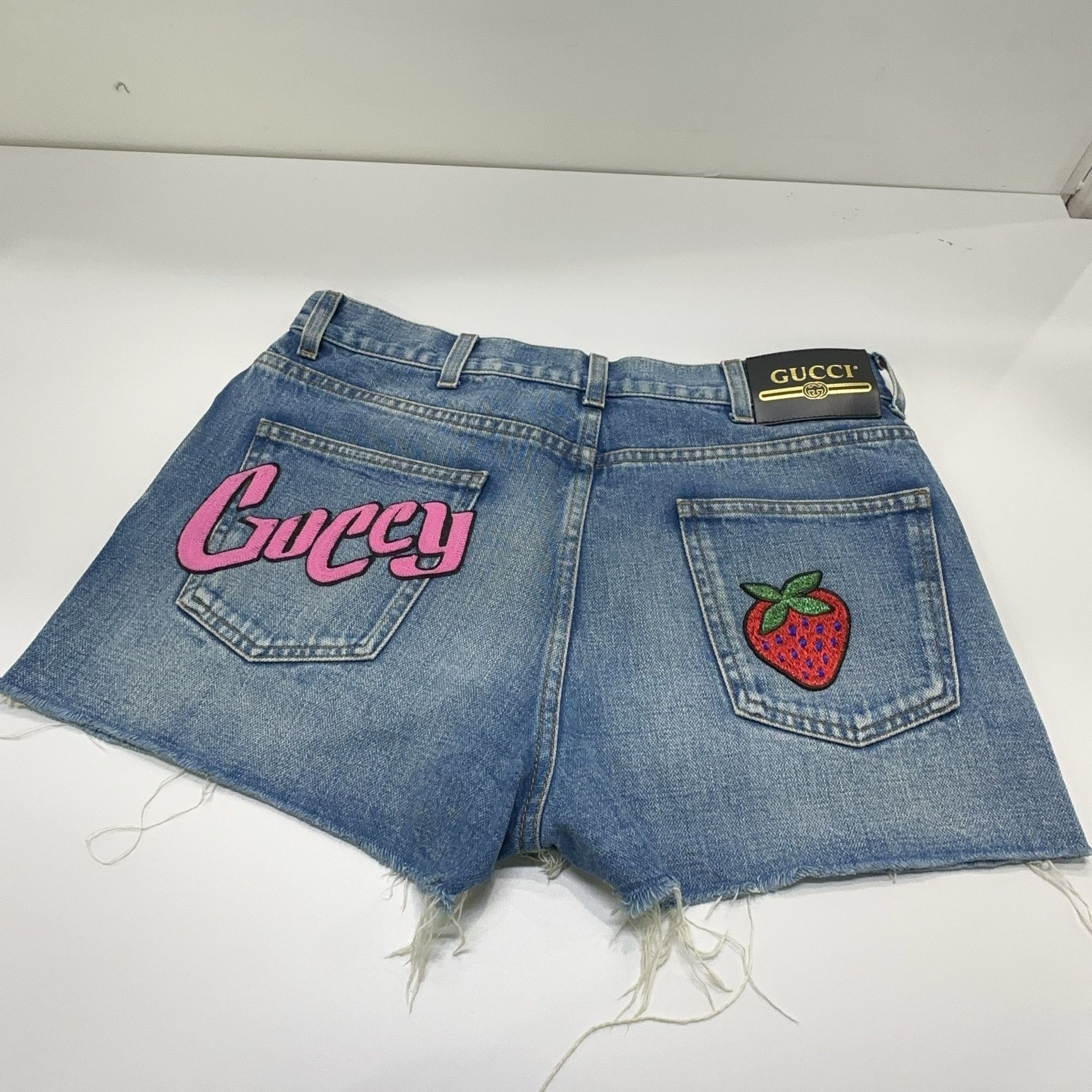 Gucci Gucci Guccy Strawberry Patch Denim Shorts 27 Size 27" / US 4 / IT 40 - 8 Thumbnail
