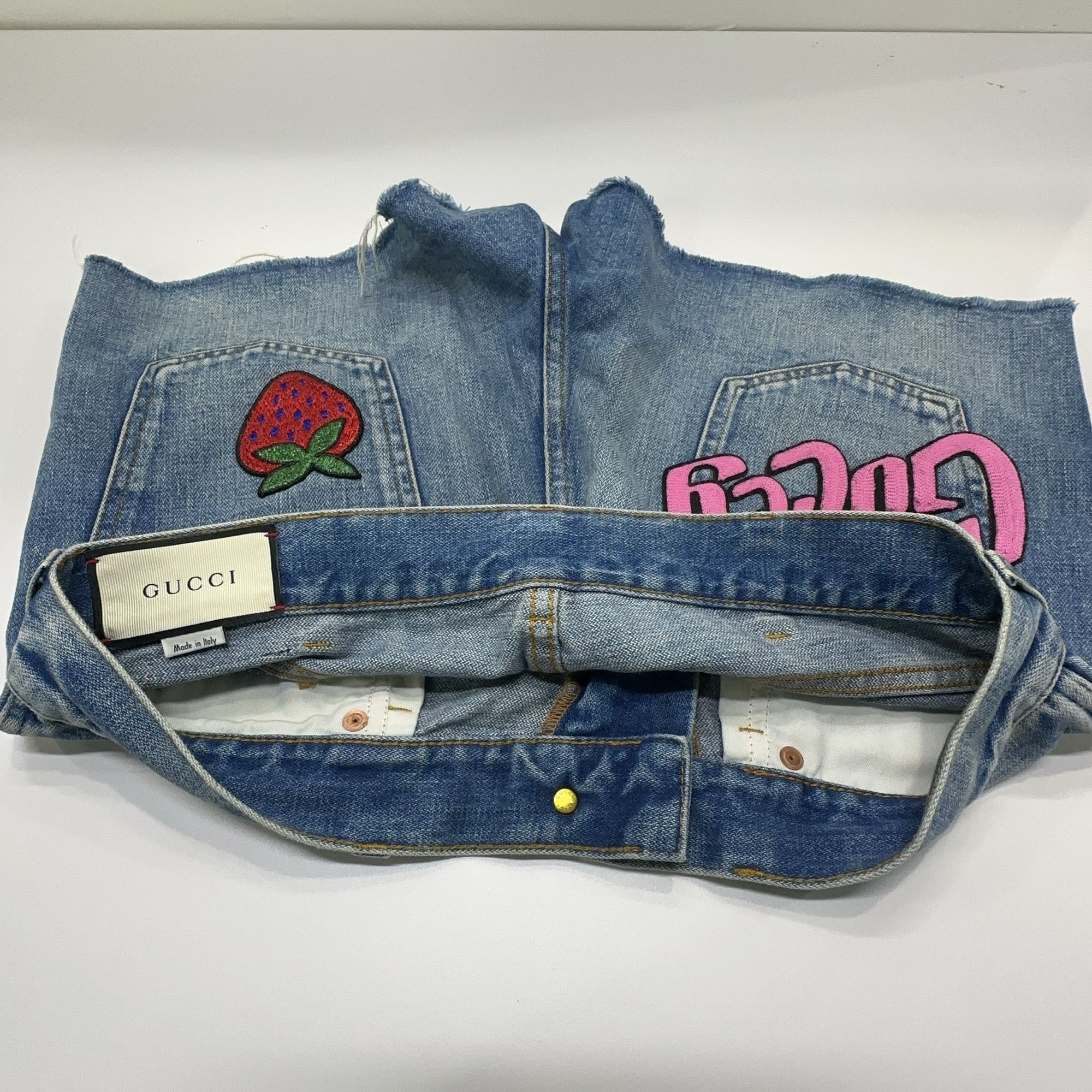 Gucci Gucci Guccy Strawberry Patch Denim Shorts 27 Size 27" / US 4 / IT 40 - 6 Thumbnail