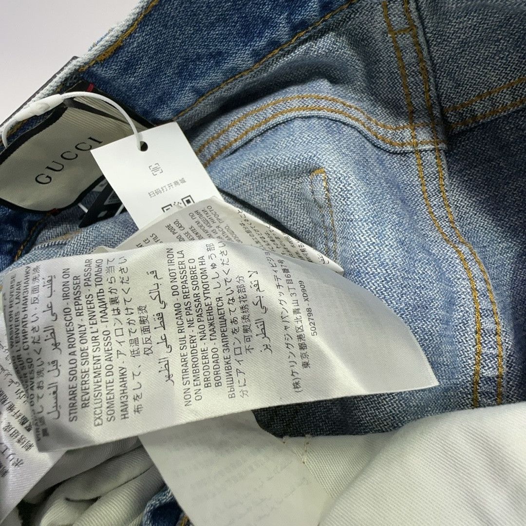 Gucci Gucci Strawberry Patch Guccy Denim Shorts 25 Size 25" / US 0 / IT 36 - 3 Thumbnail