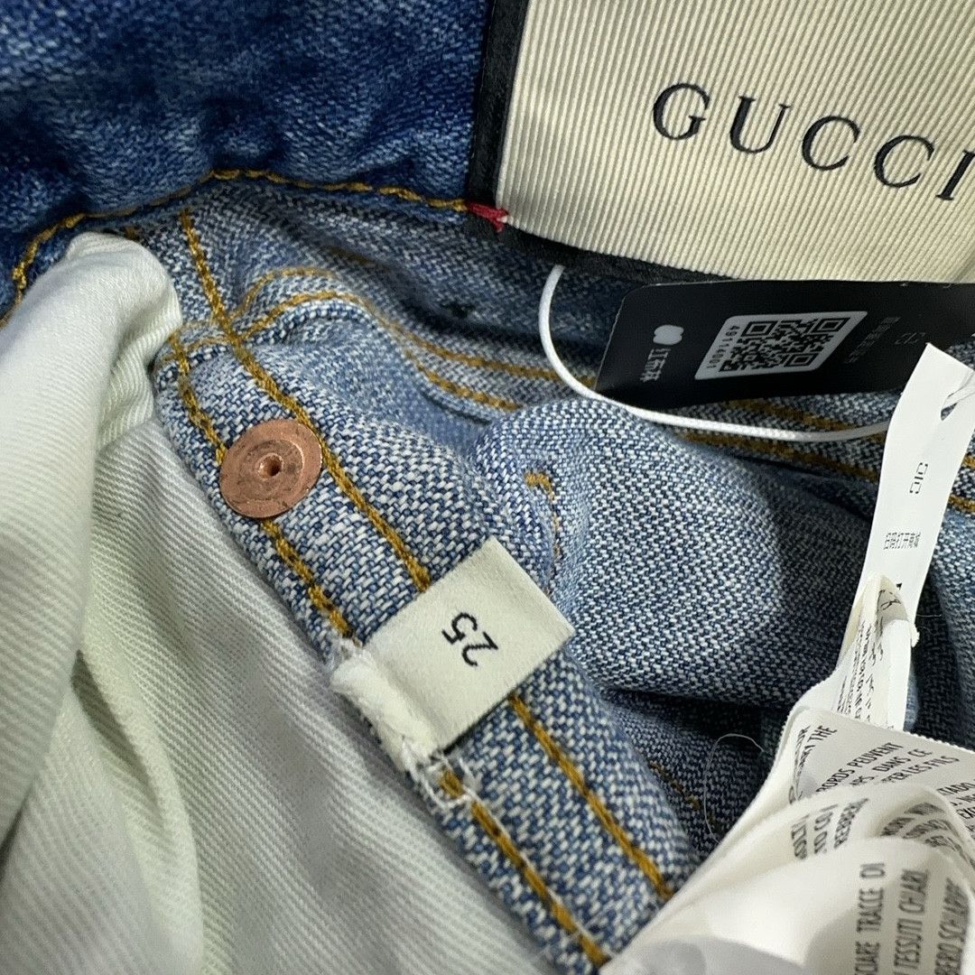 Gucci Gucci Strawberry Patch Guccy Denim Shorts 25 Size 25" / US 0 / IT 36 - 5 Thumbnail