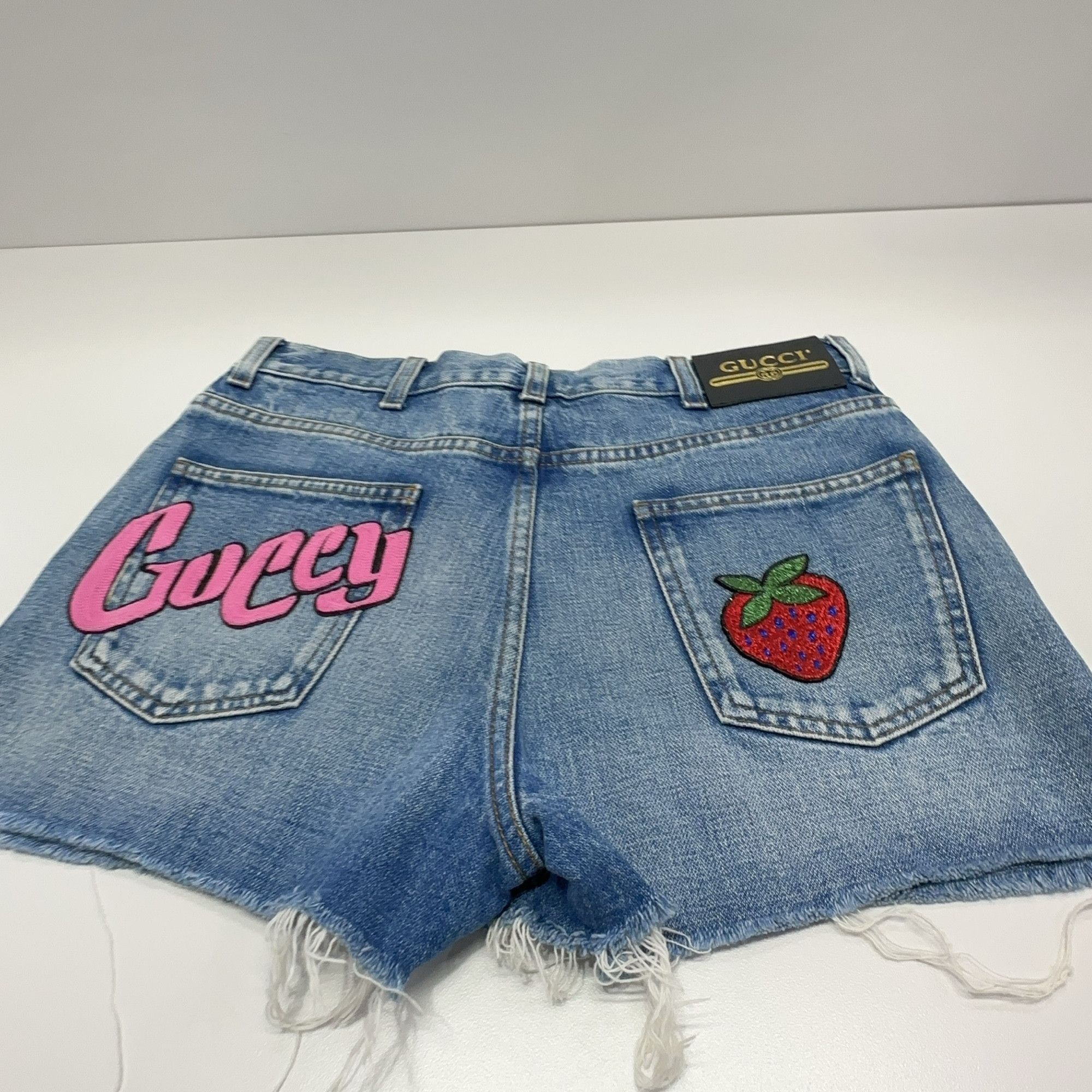 Gucci Gucci Strawberry Guccy Denim Shorts 26 Size 26" / US 2 / IT 38 - 7 Thumbnail