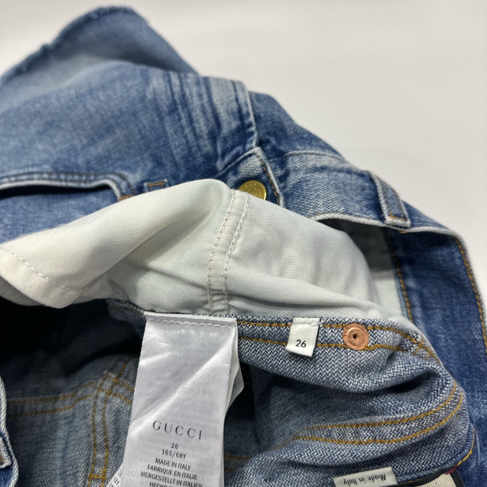 Gucci Gucci Strawberry Guccy Denim Shorts 26 Size 26" / US 2 / IT 38 - 4 Thumbnail